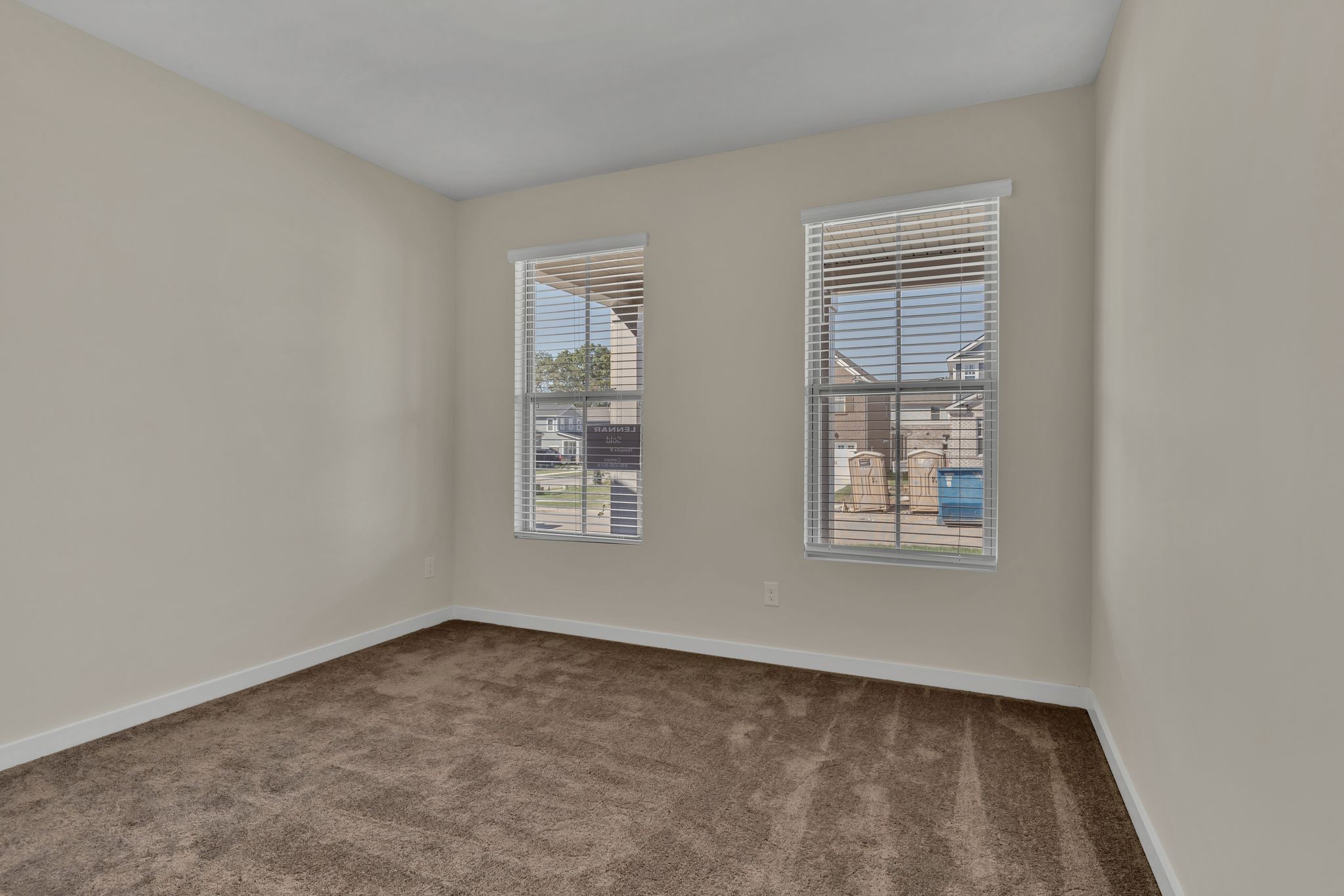 857 Nightingale Ave Property Photo 4