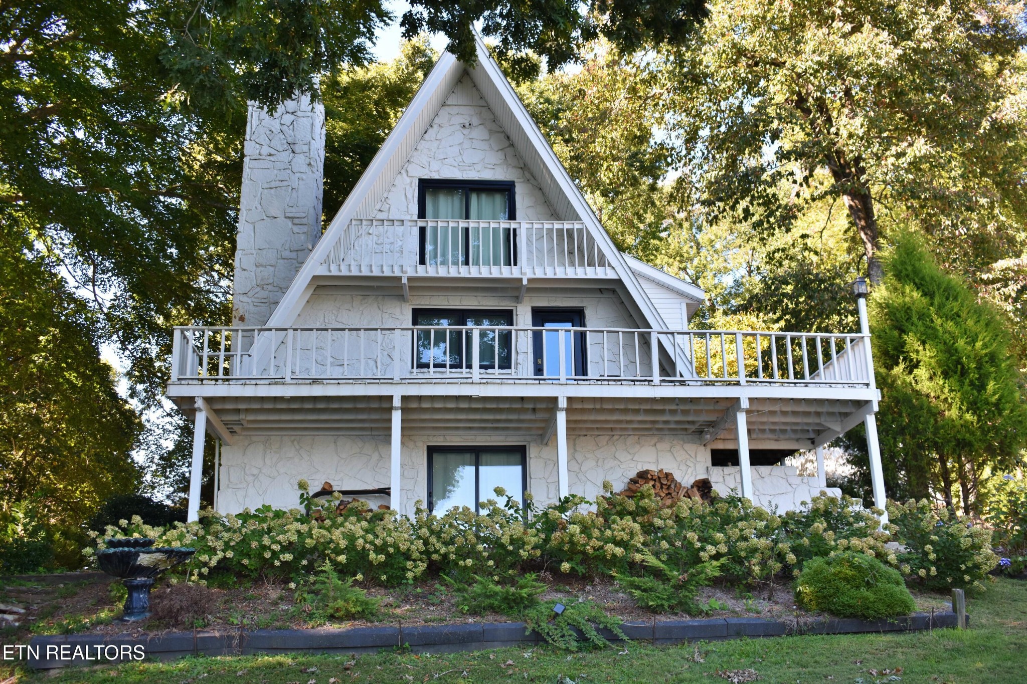 211 Dabbs Drive Property Photo 1