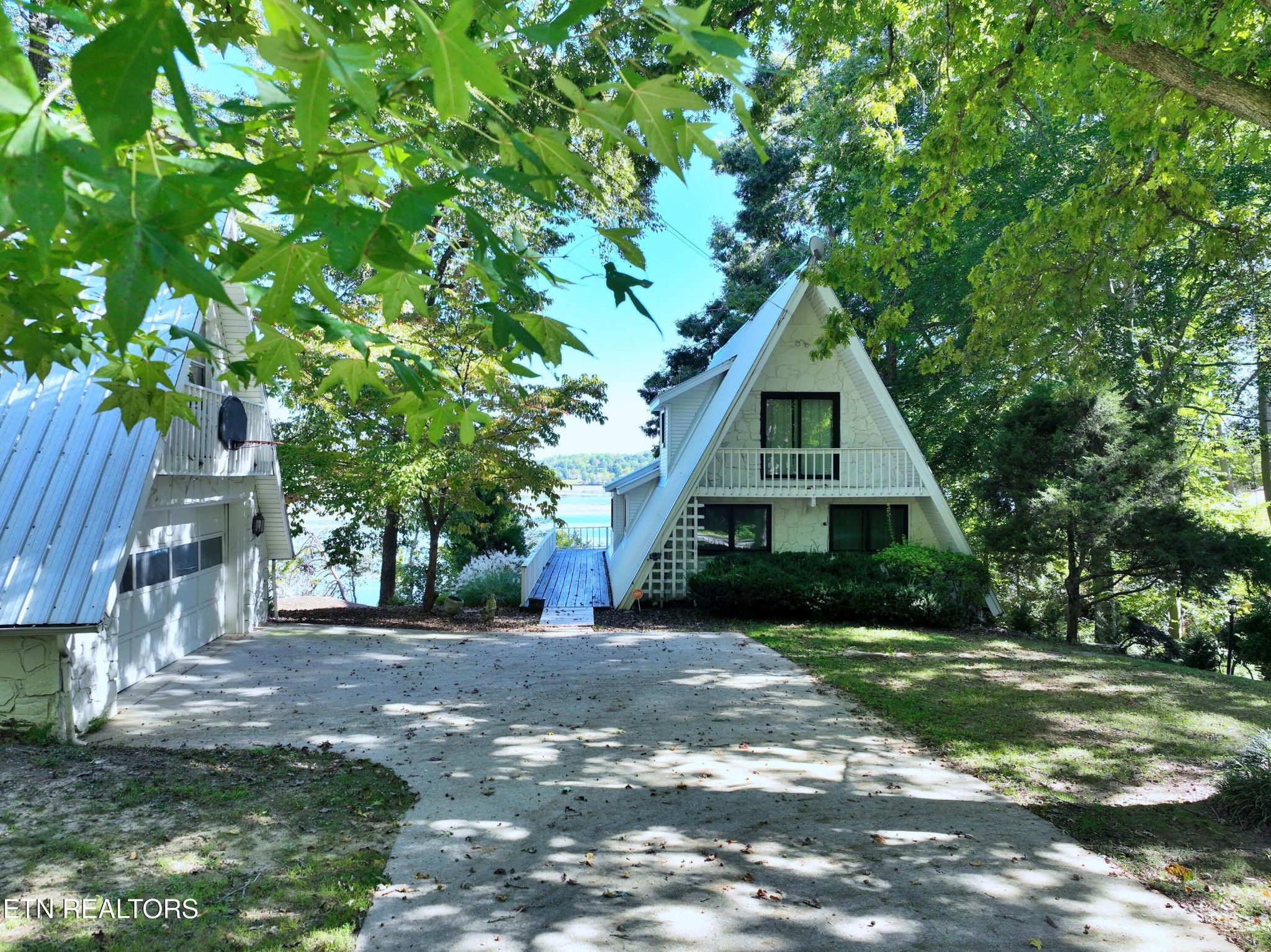 211 Dabbs Drive Property Photo 3