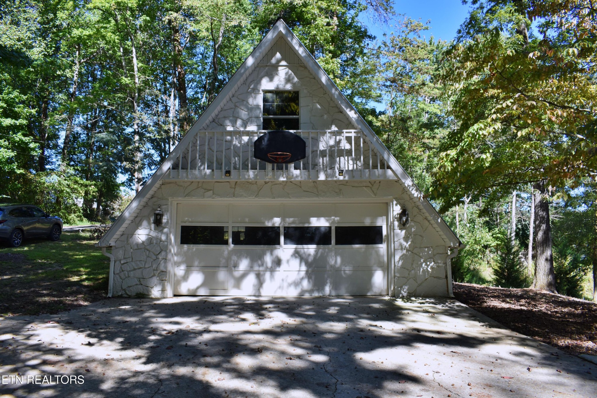 211 Dabbs Drive Property Photo 4