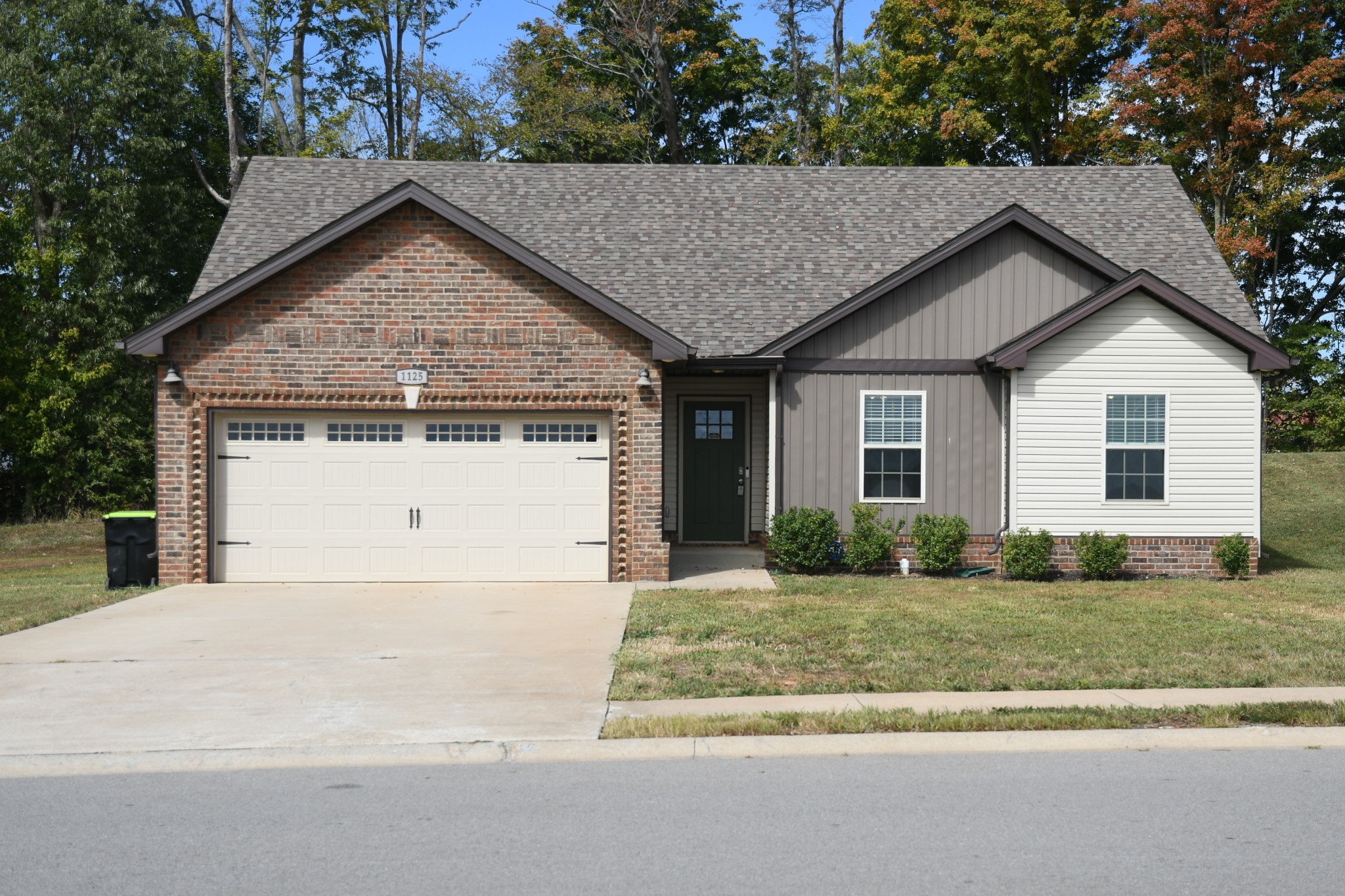 1125 Cardinal Creek Dr Property Photo 1