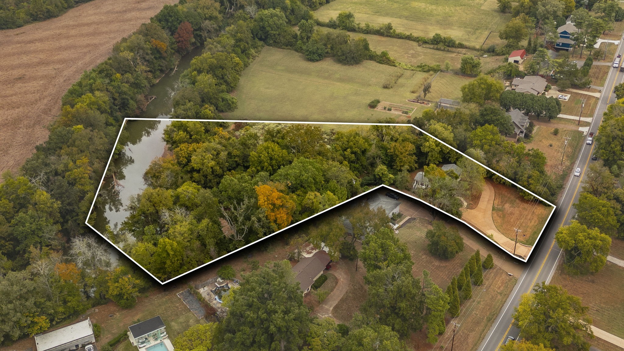 7902 Highway 100 Property Photo 1