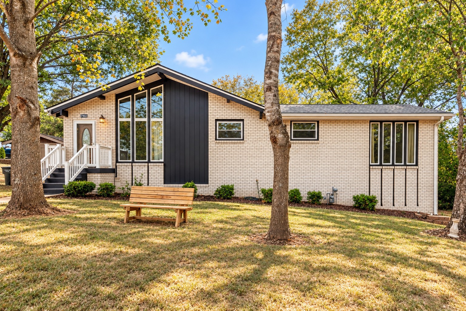 7902 Highway 100 Property Photo 2