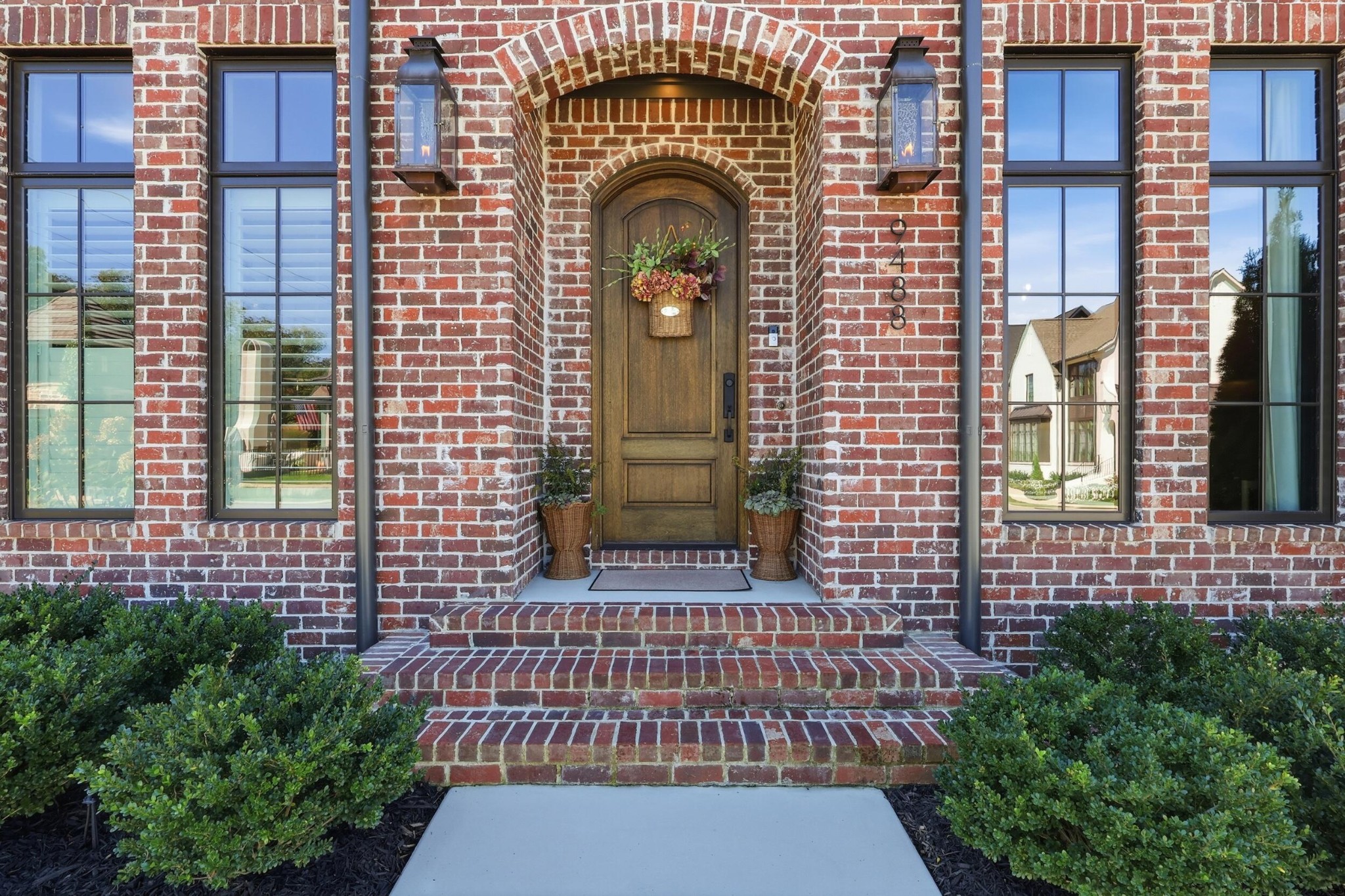 9488 Calder Circle Property Photo 4