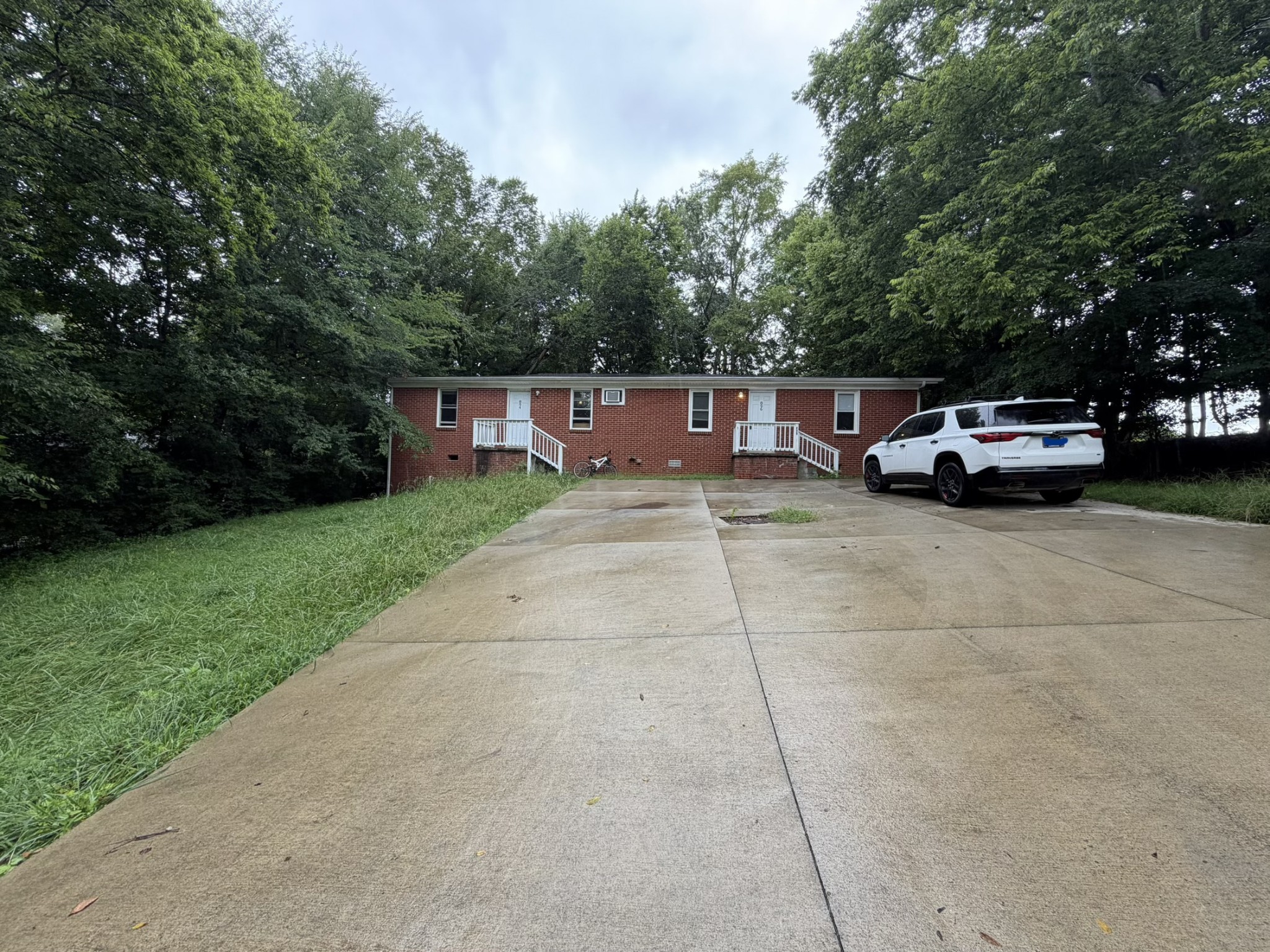 896 Locust Dr