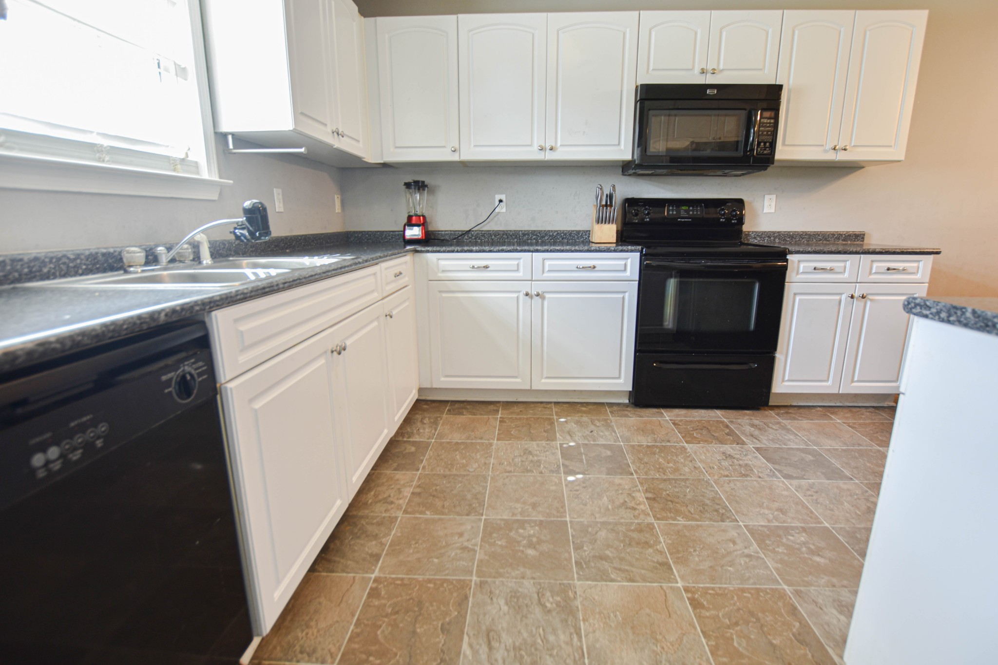 1660 Cedar Springs Court Property Photo 6