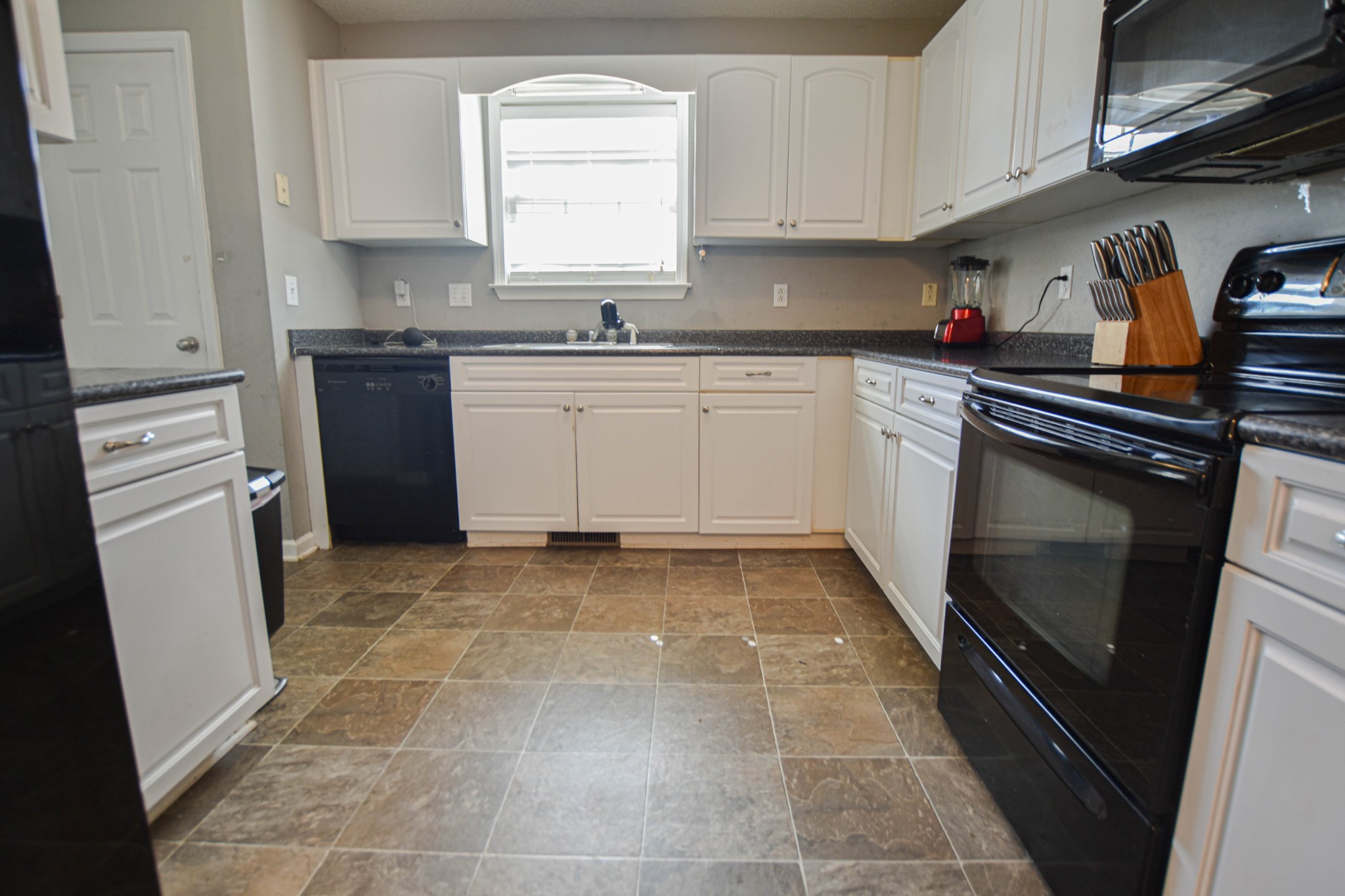 1660 Cedar Springs Court Property Photo 7
