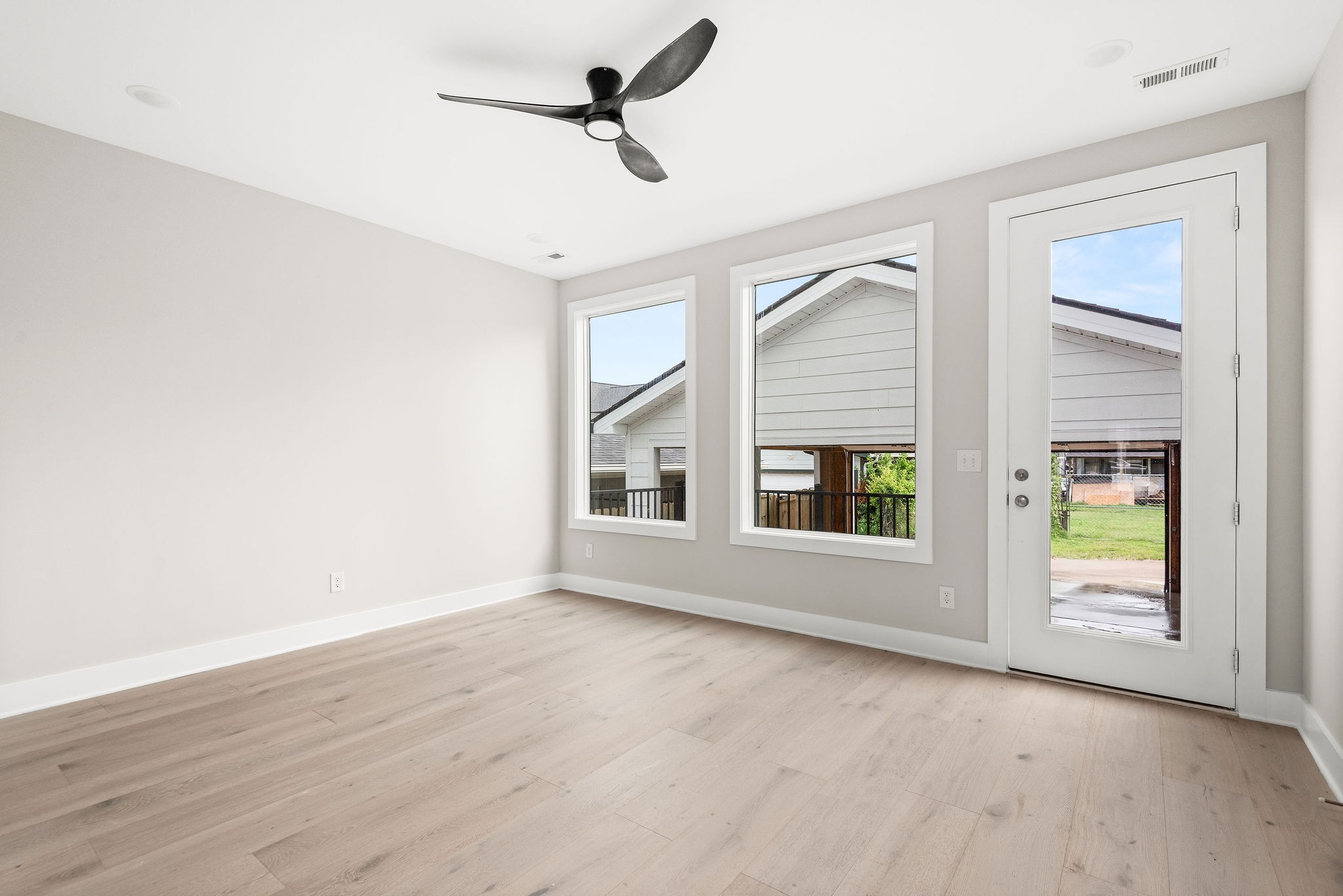 1724a Simpkins St Property Photo 25