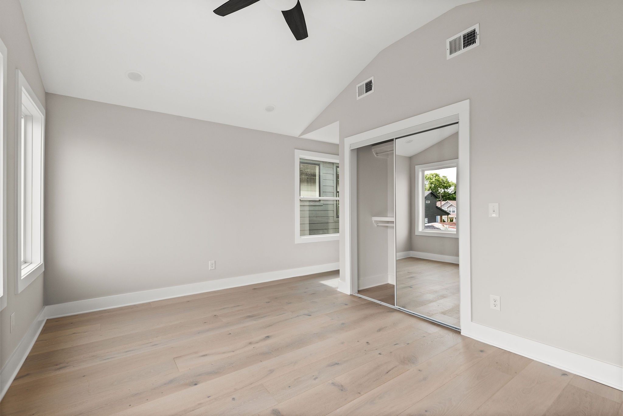 1724a Simpkins St Property Photo 30