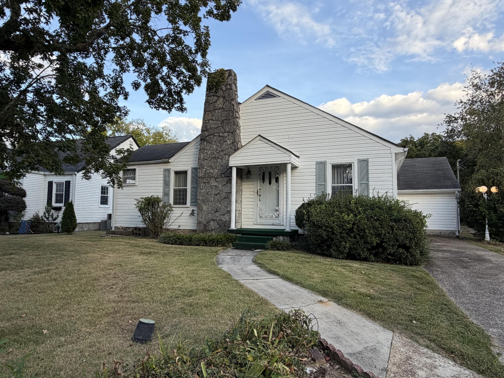 3404 Redding Road Property Photo 1