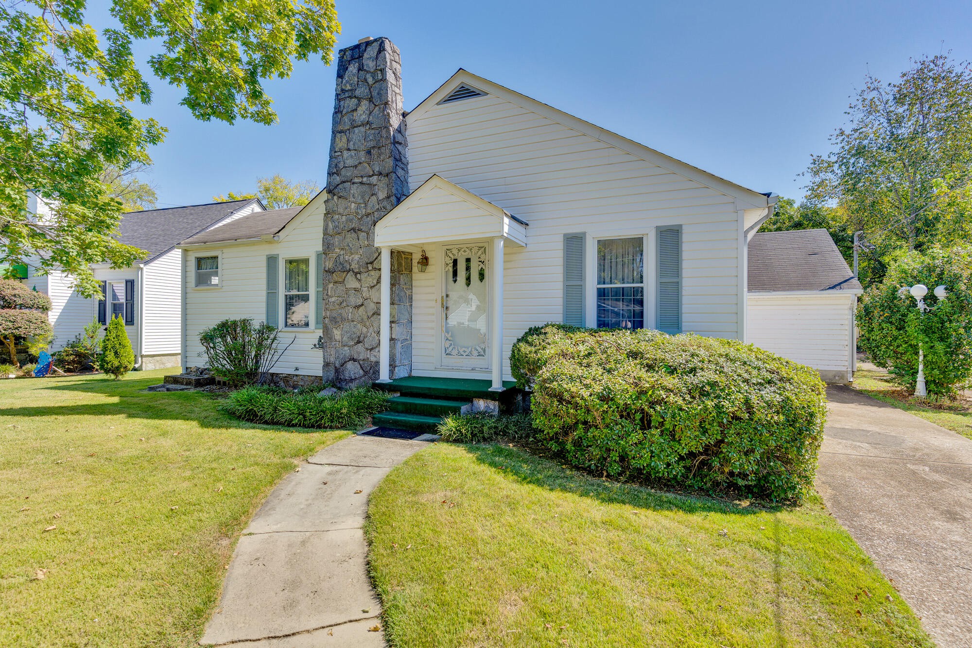 3404 Redding Road Property Photo 1