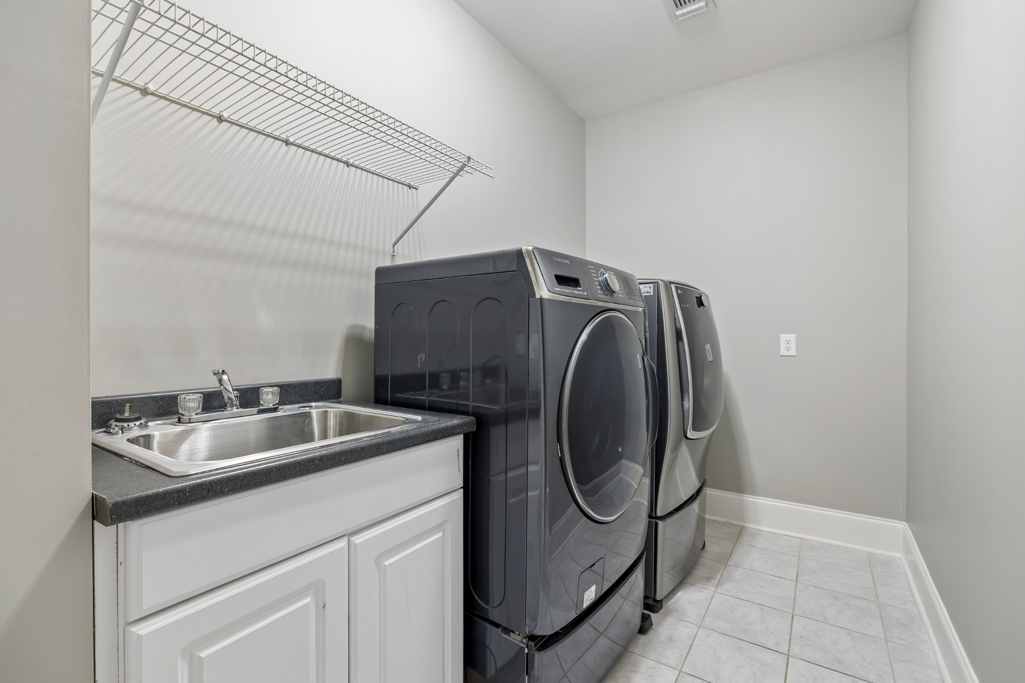 4100b Oriole Pl Property Photo 41