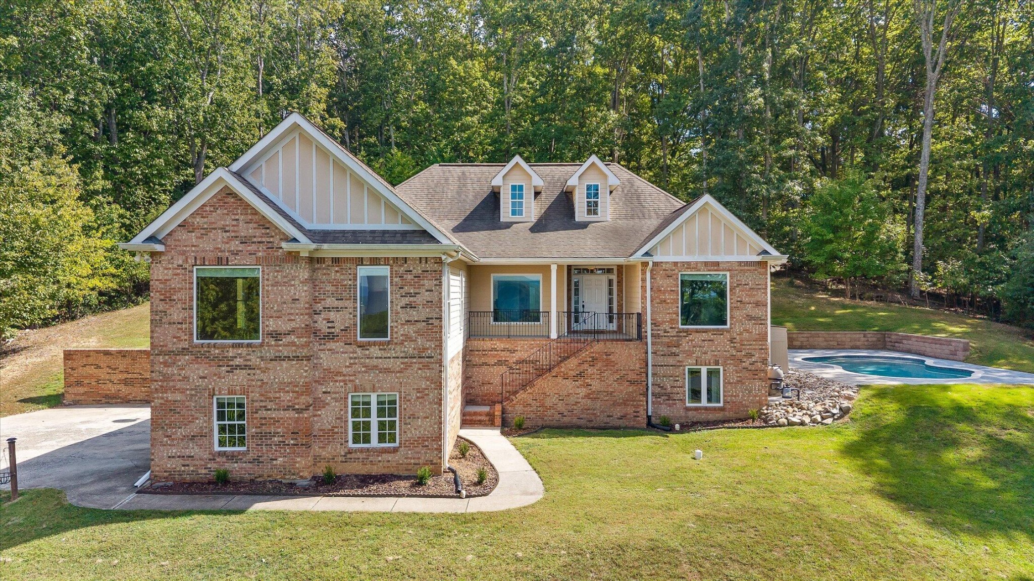 9768 Caseview Drive Property Photo 1