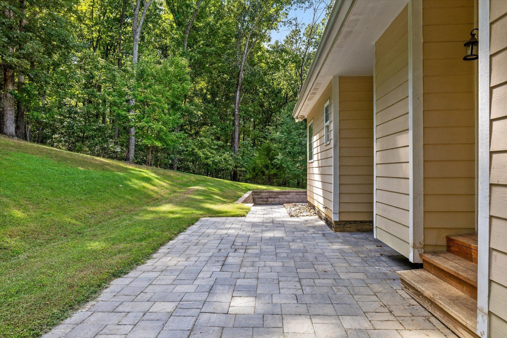 9768 Caseview Drive Property Photo 4