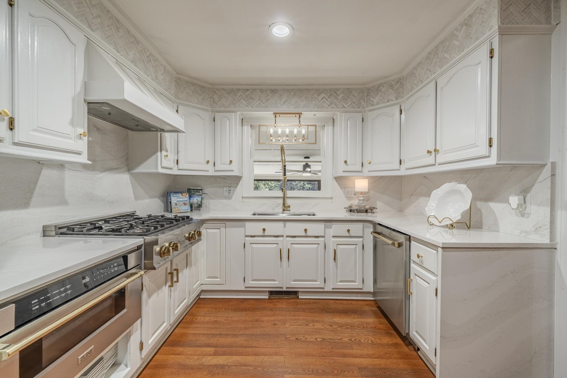 175 Poplar St Property Photo 3