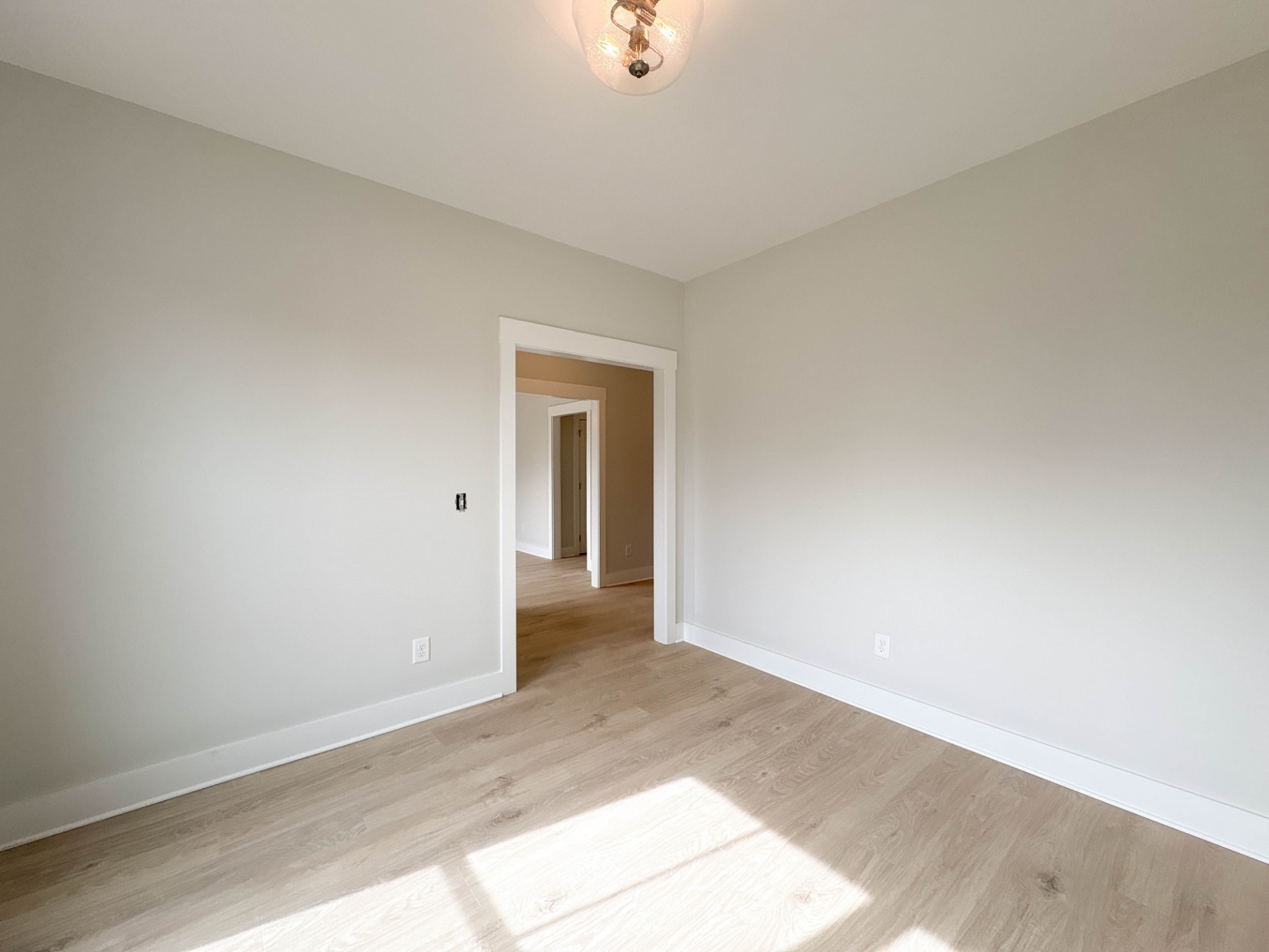 211 Settlers Way Property Photo 8