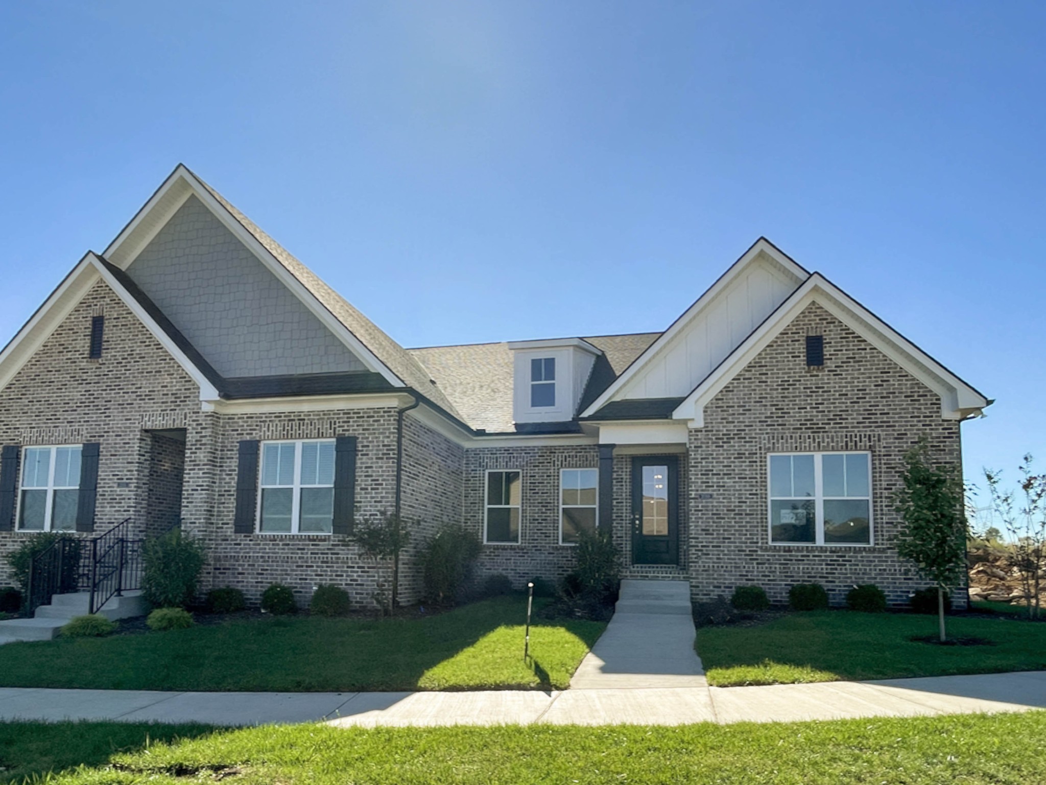 2059 Horseshoe Cir Property Photo 1