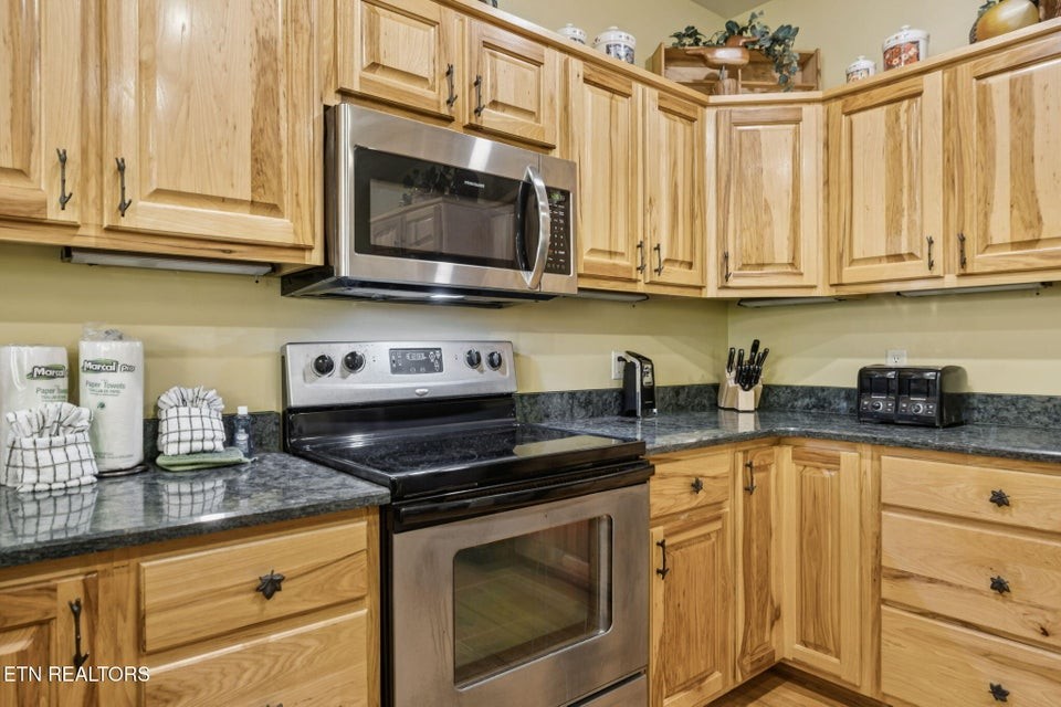 3715 Cinnamon Way Property Photo 18