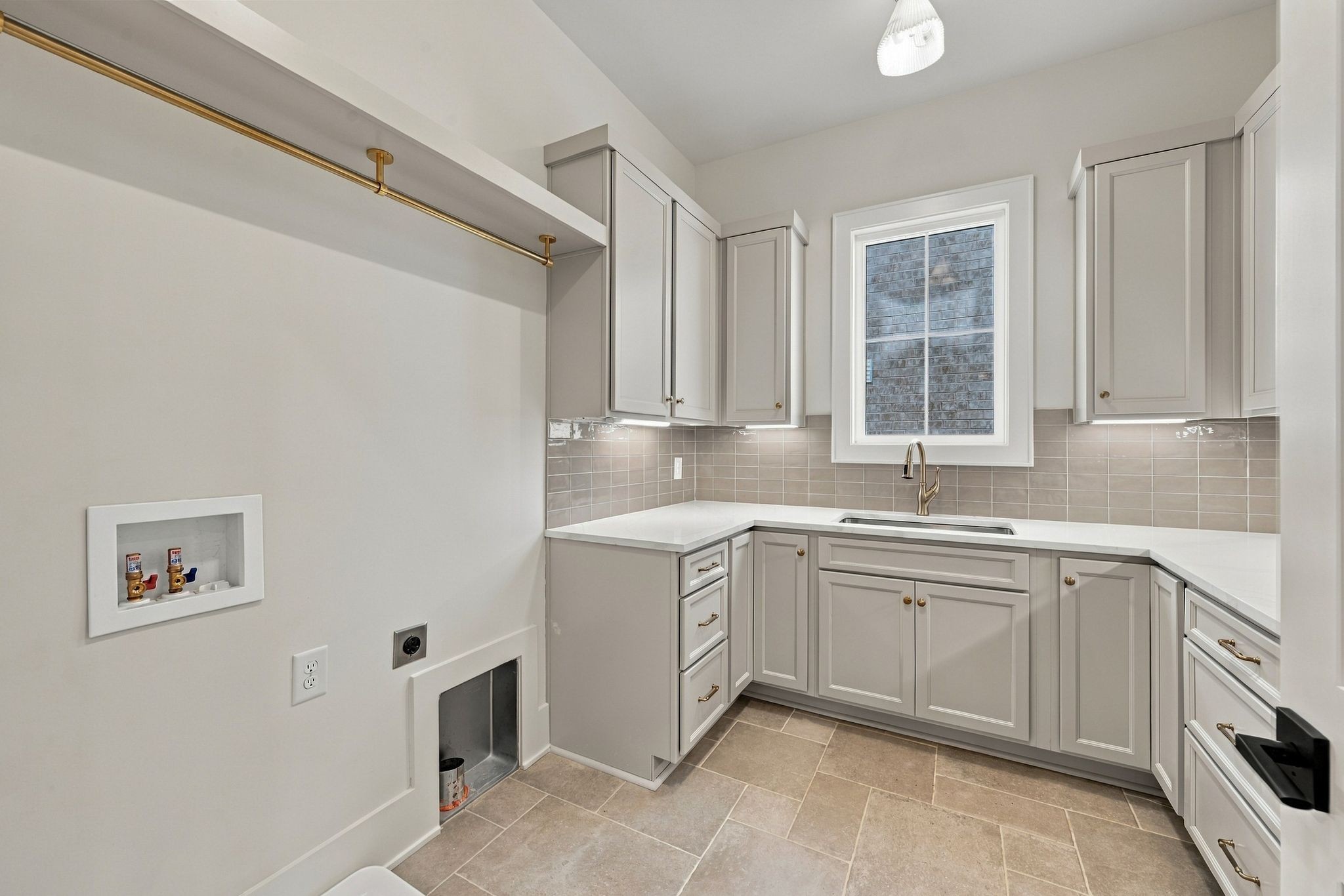 2203 Castleman Dr Property Photo 30