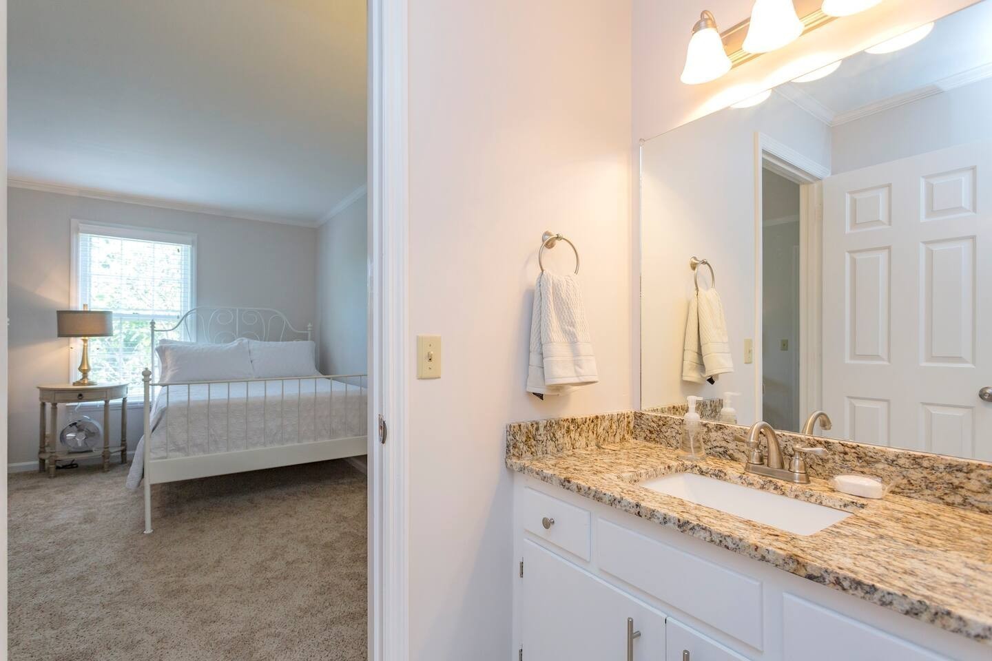 2601 Blakemore Ave Property Photo 15