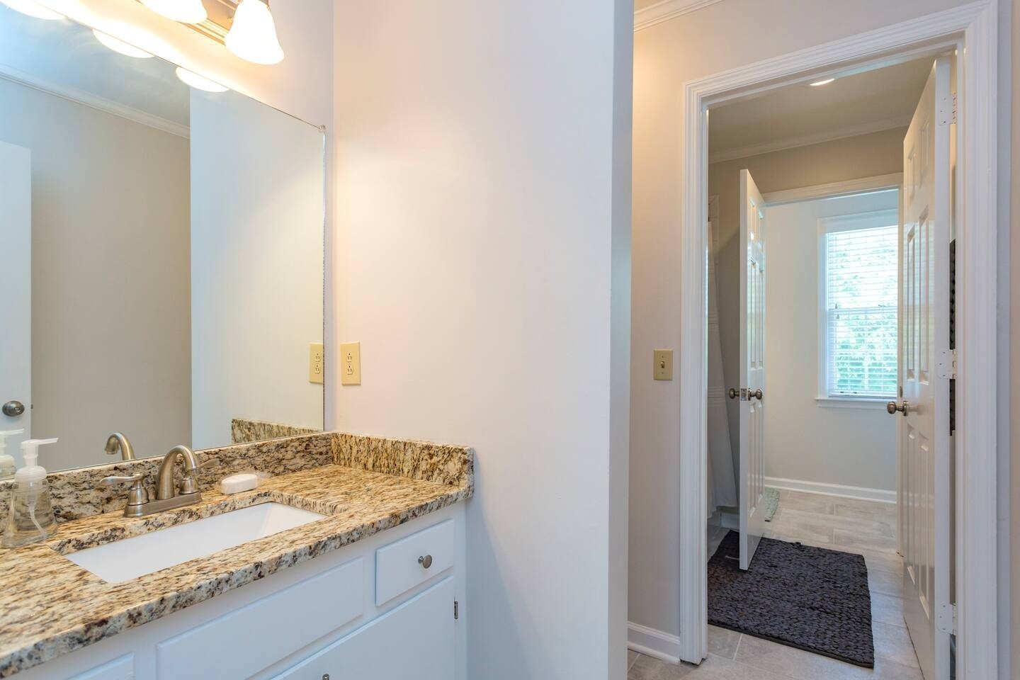 2601 Blakemore Ave Property Photo 16