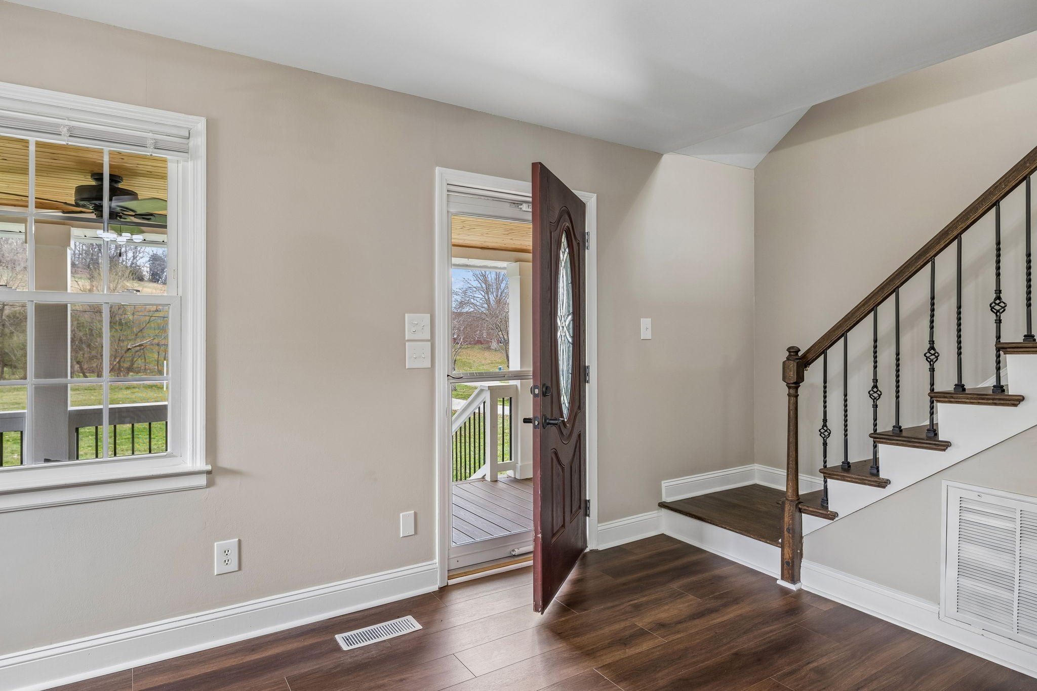 3971 Cantebury Dr Property Photo 8