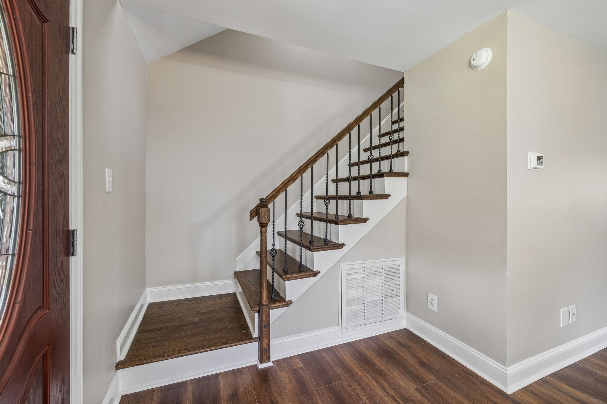 3971 Cantebury Dr Property Photo 9
