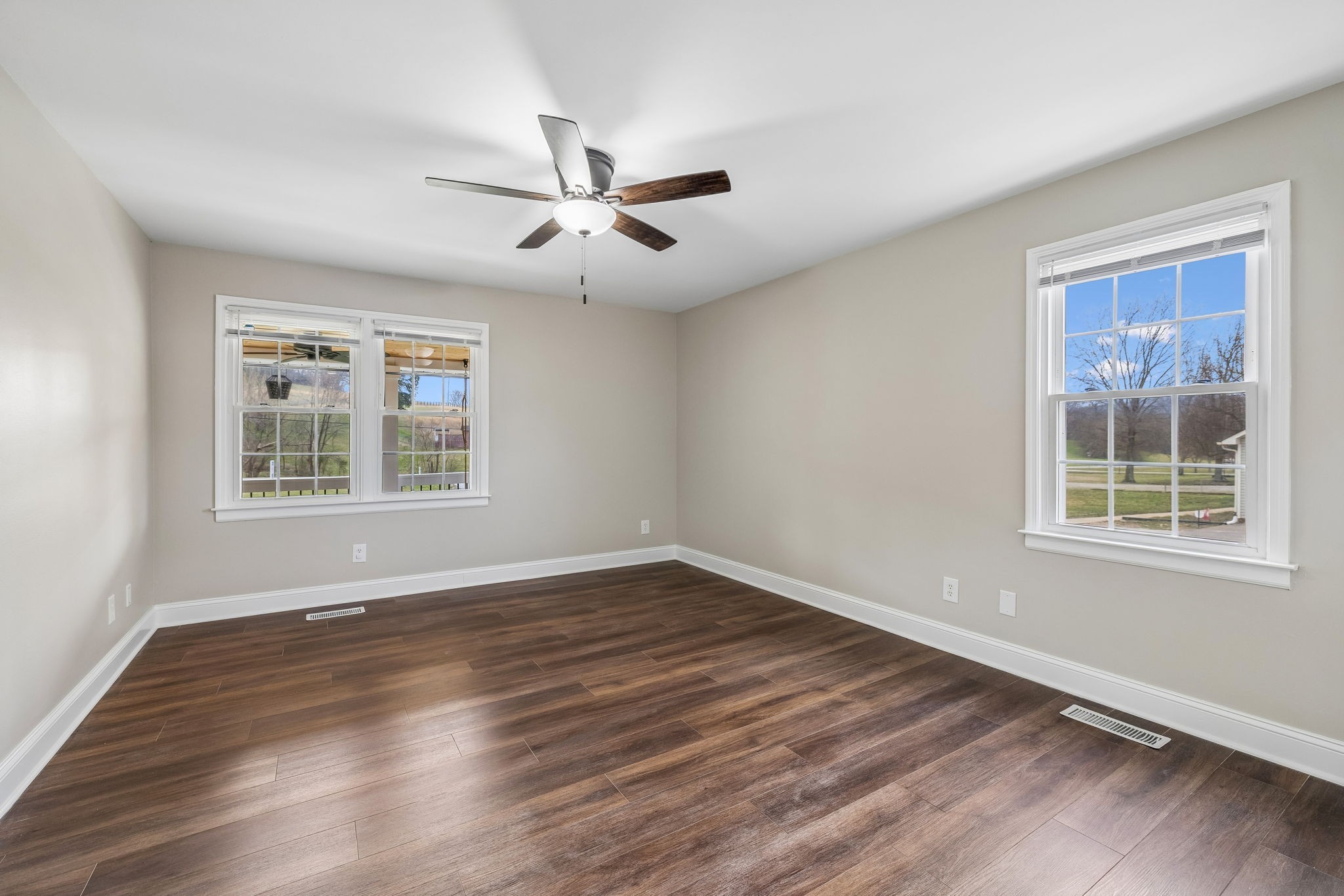 3971 Cantebury Dr Property Photo 33