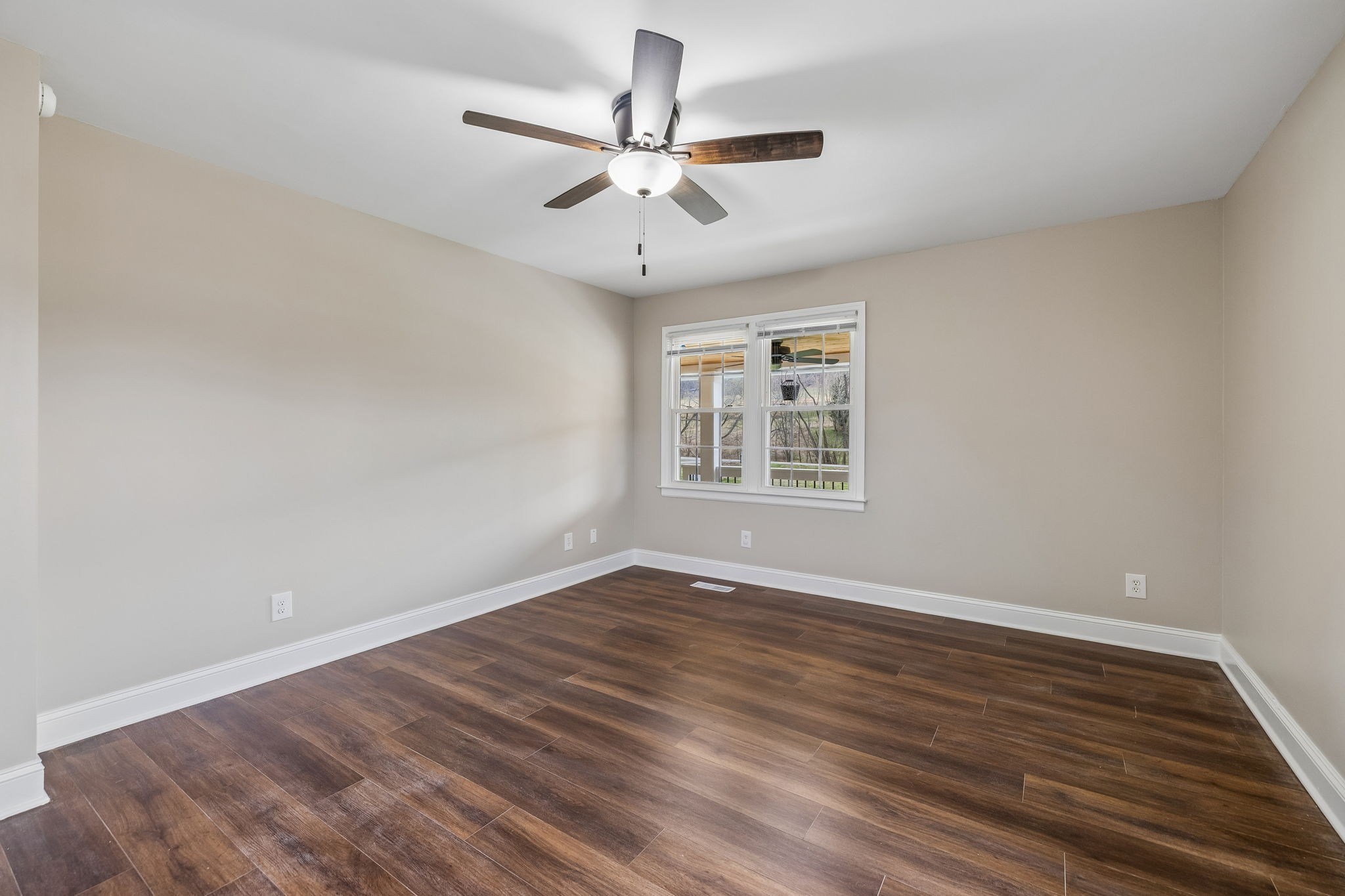 3971 Cantebury Dr Property Photo 34