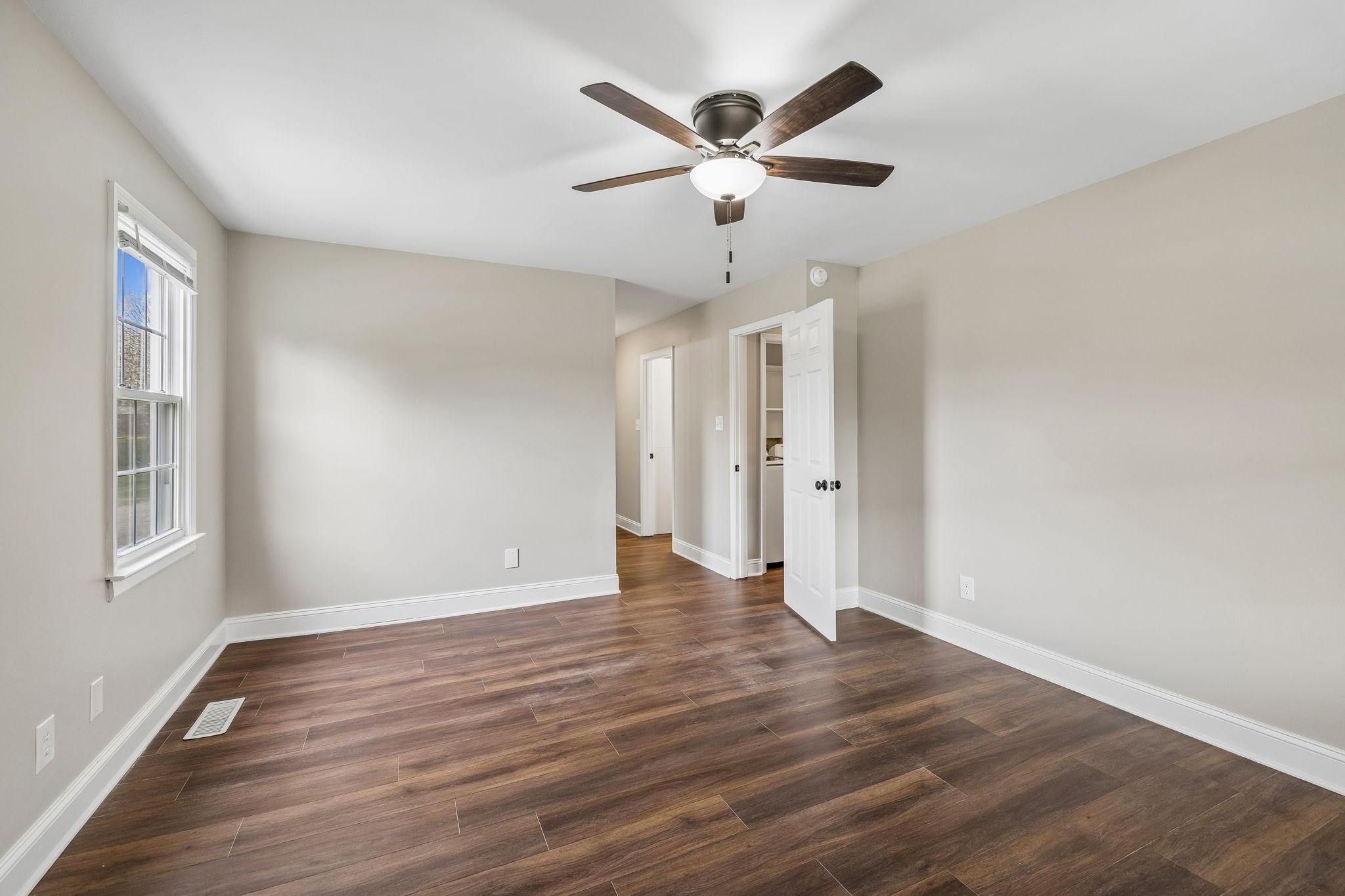 3971 Cantebury Dr Property Photo 35