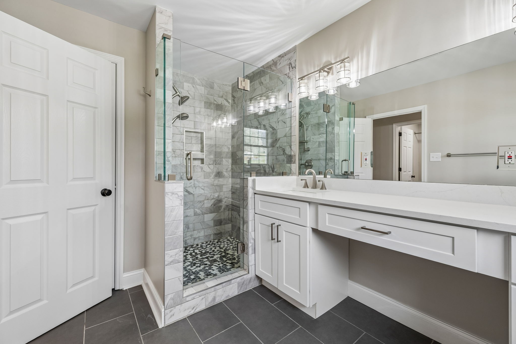 3971 Cantebury Dr Property Photo 40