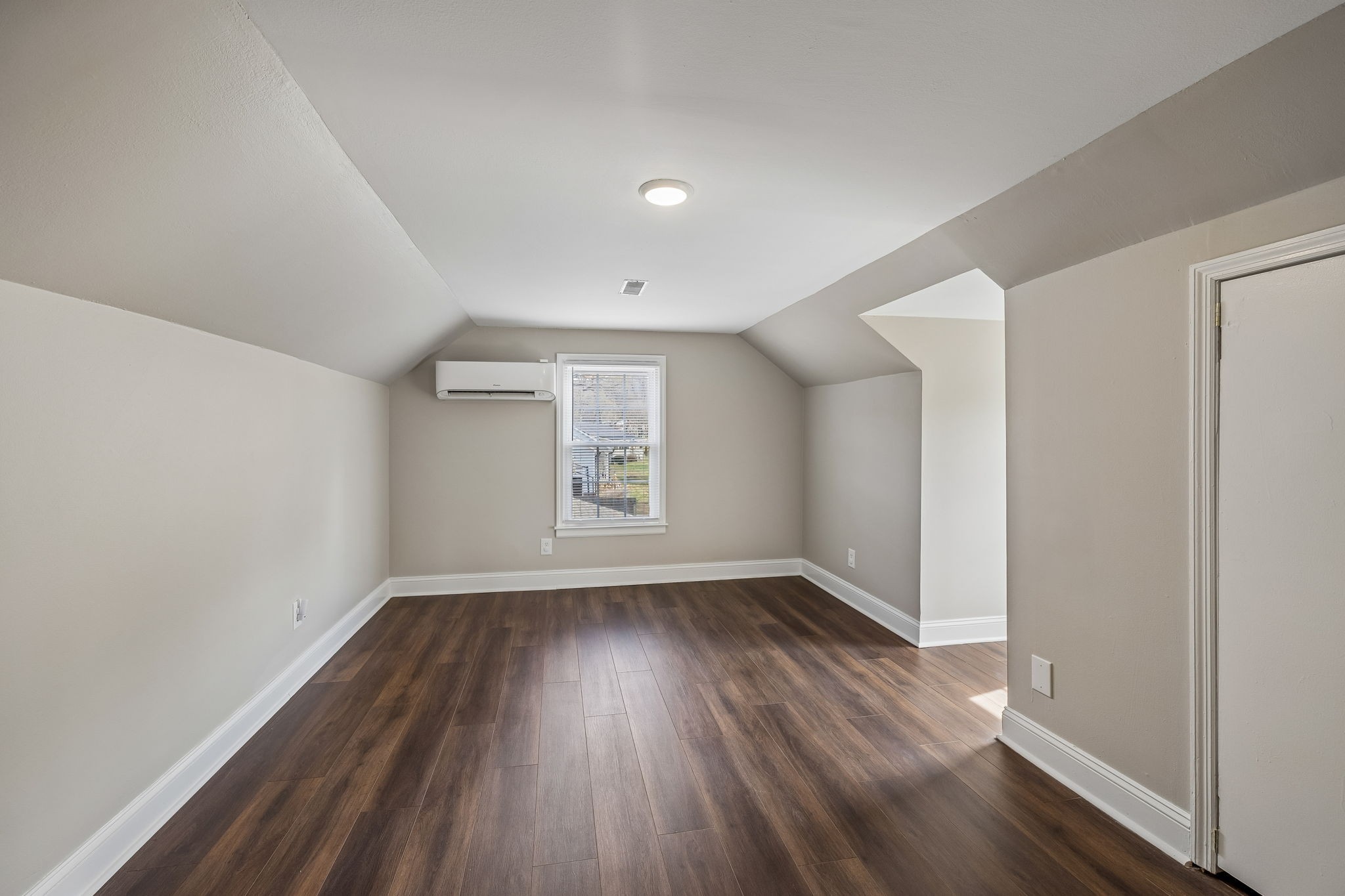3971 Cantebury Dr Property Photo 56