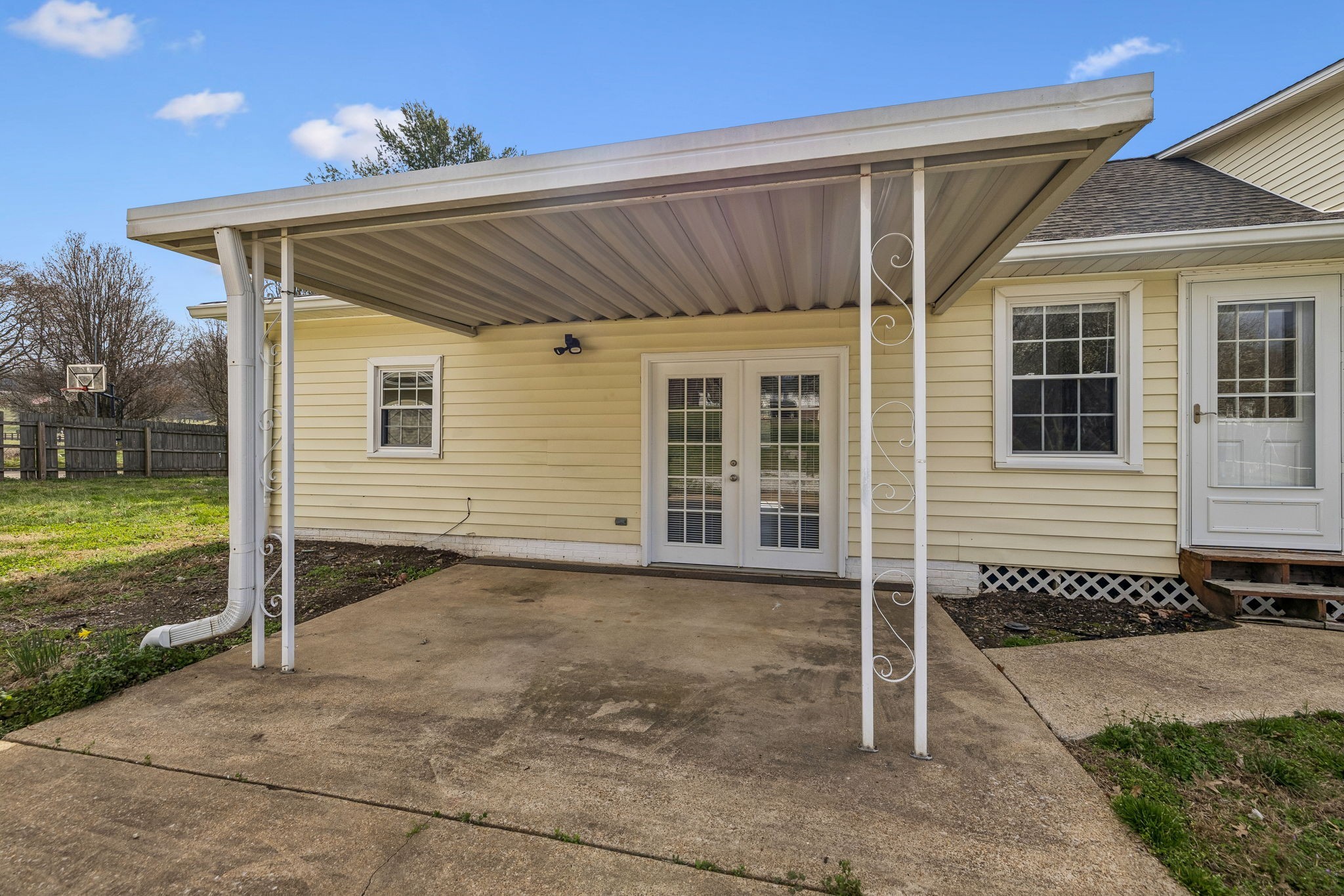 3971 Cantebury Dr Property Photo 64