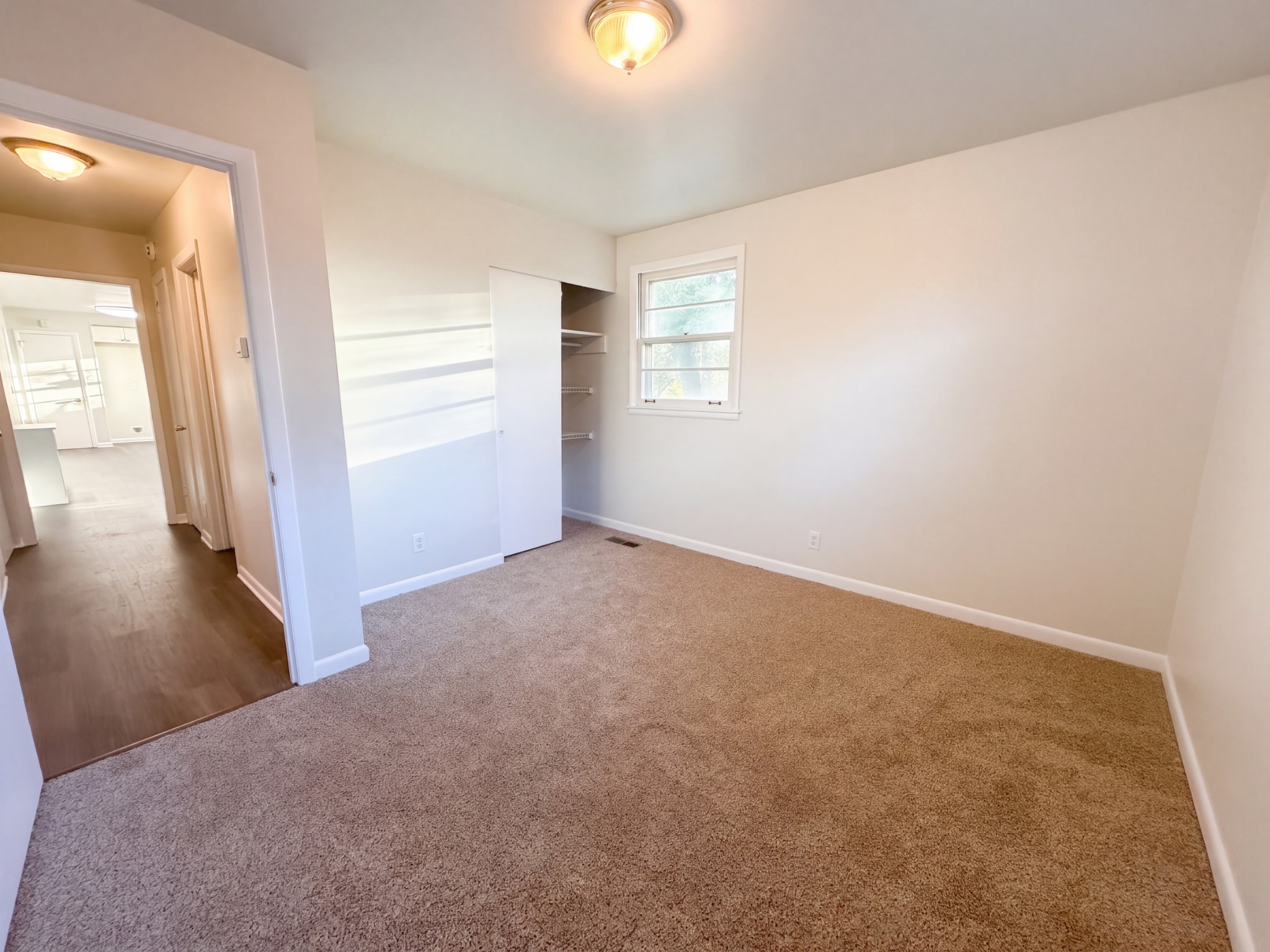561 Augusta Dr Property Photo 9