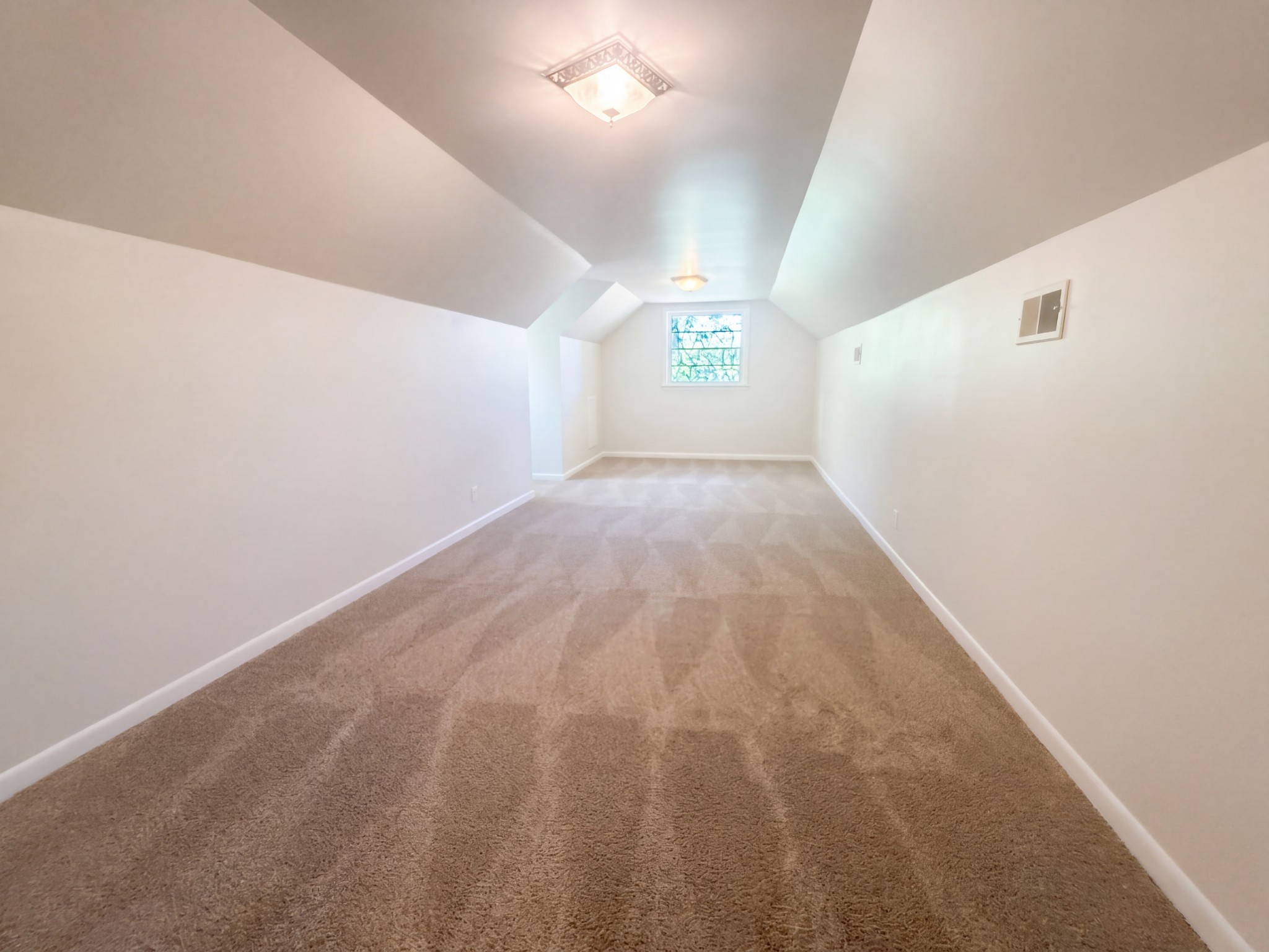 561 Augusta Dr Property Photo 13