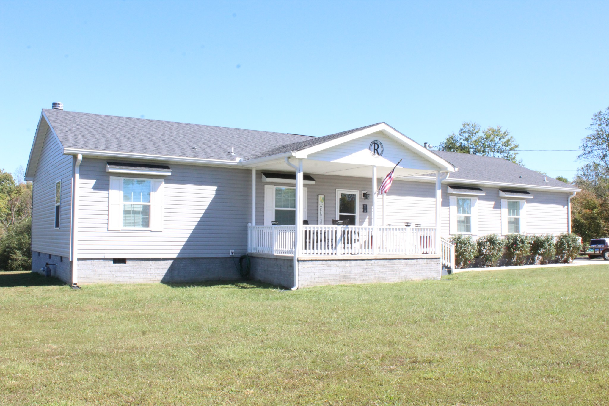 2355 Pippin Rd Property Photo 1