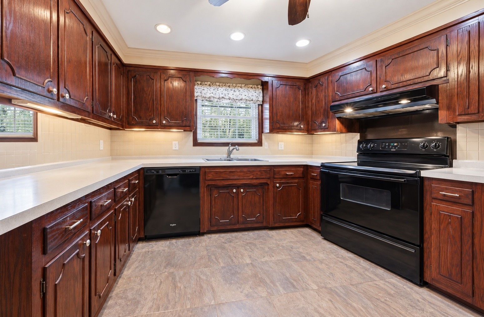 2809 Skyview Dr Property Photo 7