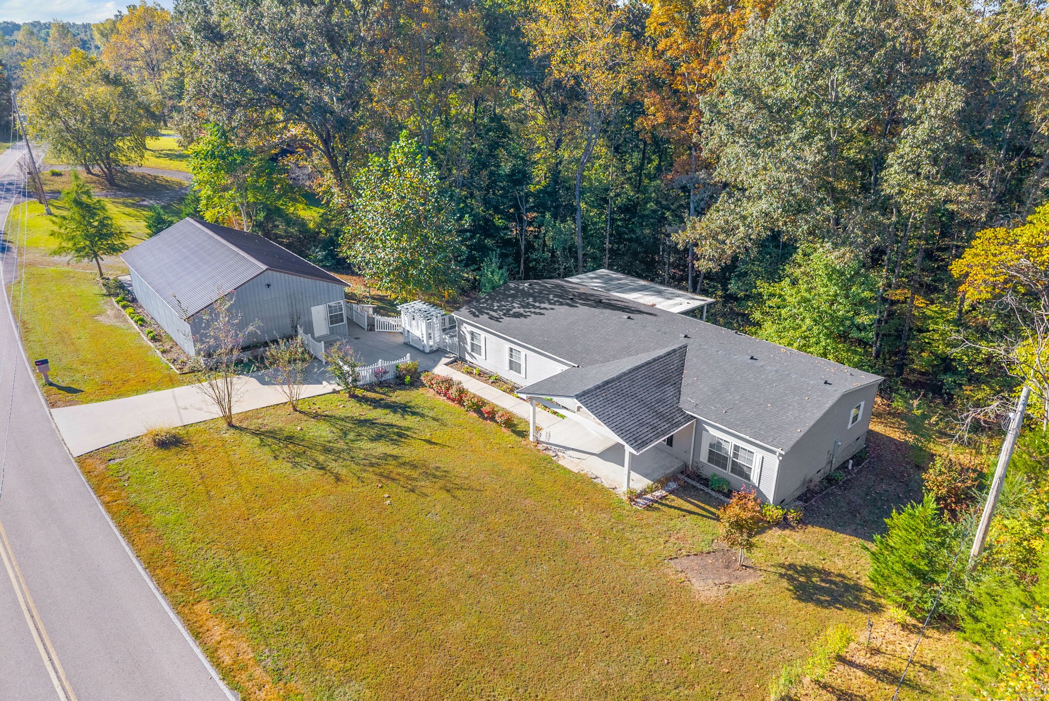 1551 Harrell Ln Property Photo 1