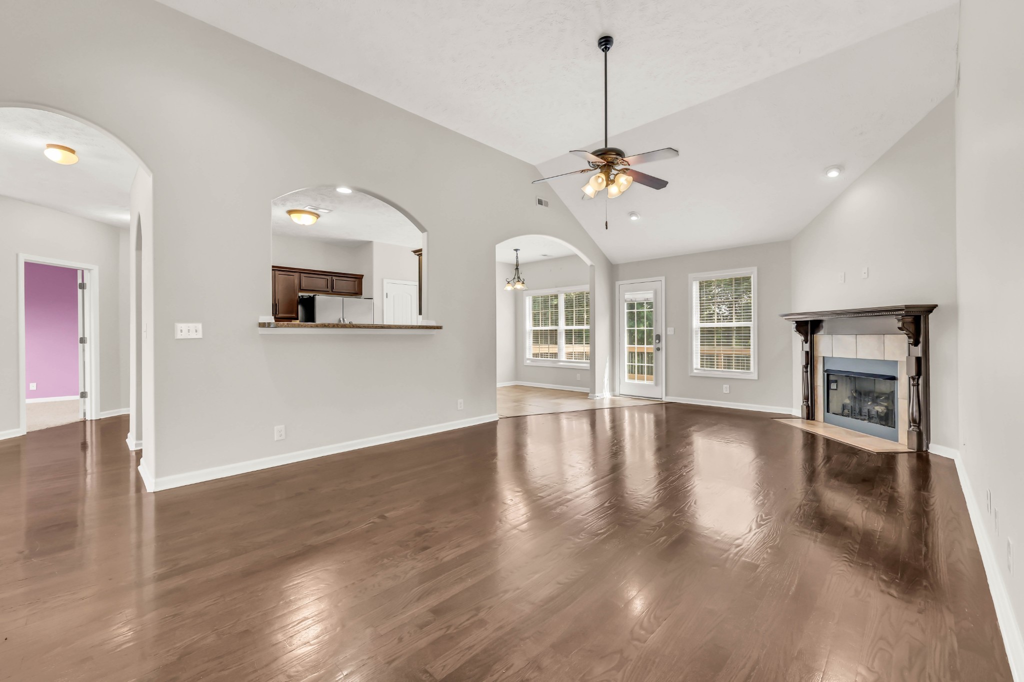 1712 Apache Way Property Photo 4