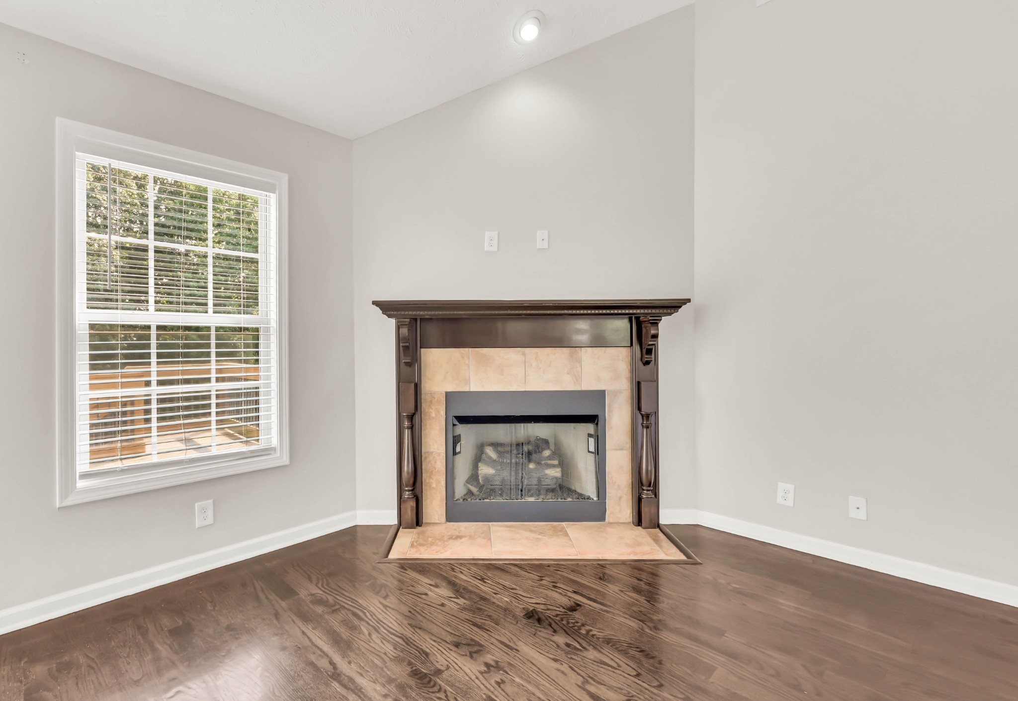 1712 Apache Way Property Photo 6