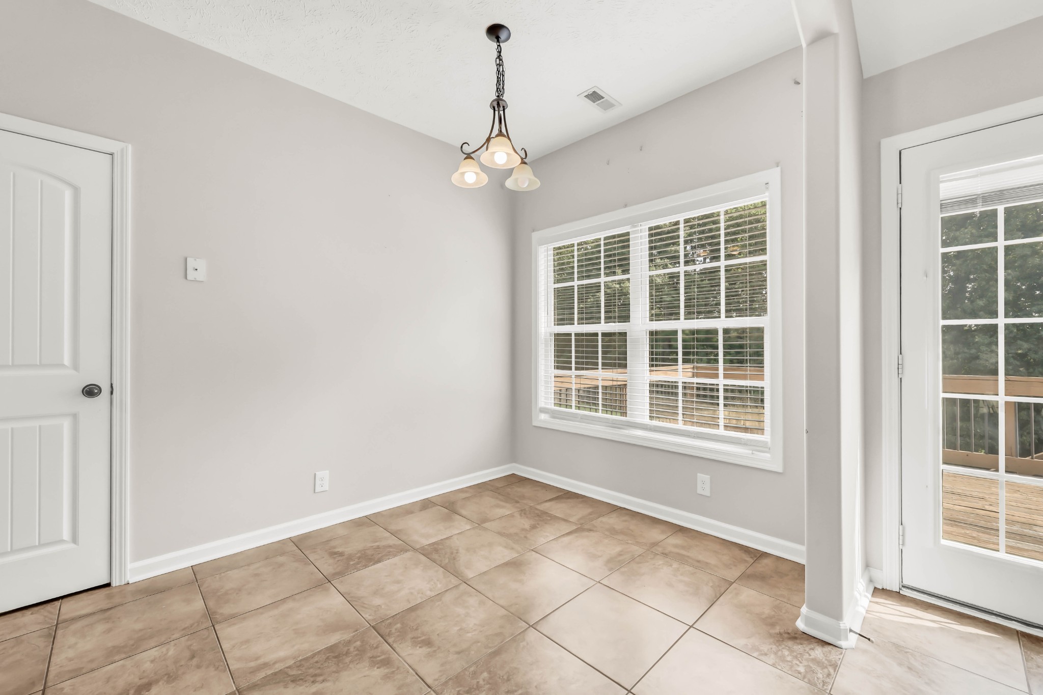 1712 Apache Way Property Photo 7