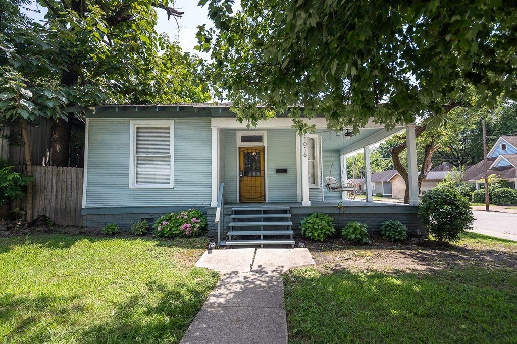 1016 S Cox St Property Photo 1