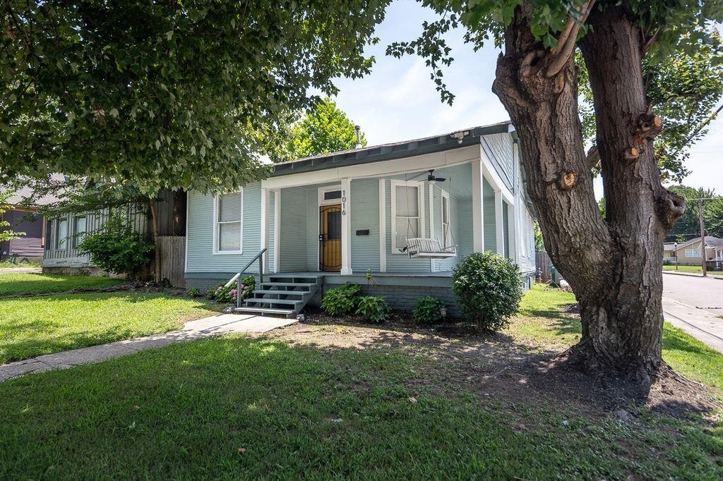 1016 S Cox St Property Photo 3