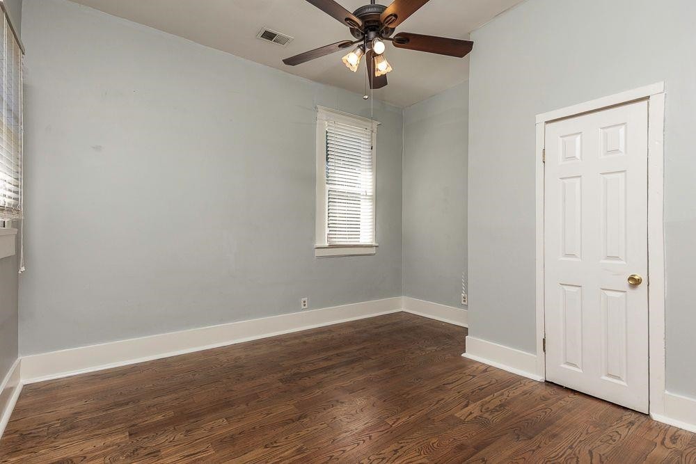 1016 S Cox St Property Photo 18