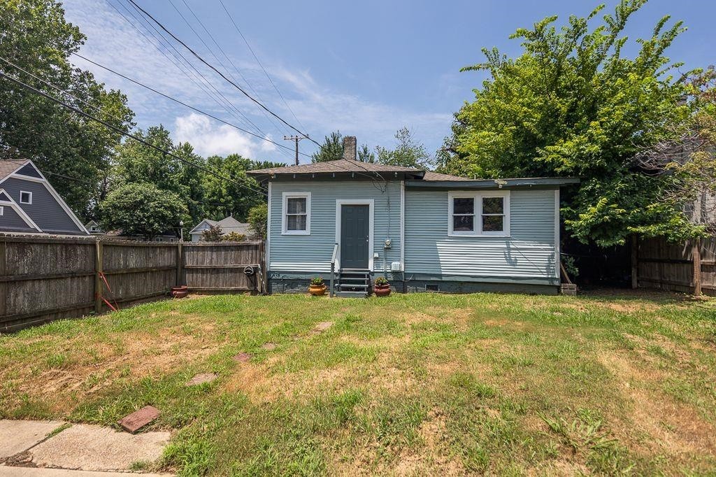 1016 S Cox St Property Photo 21