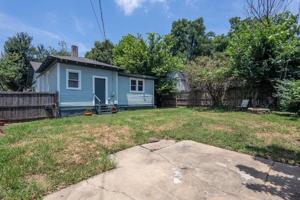 1016 S Cox St Property Photo 22