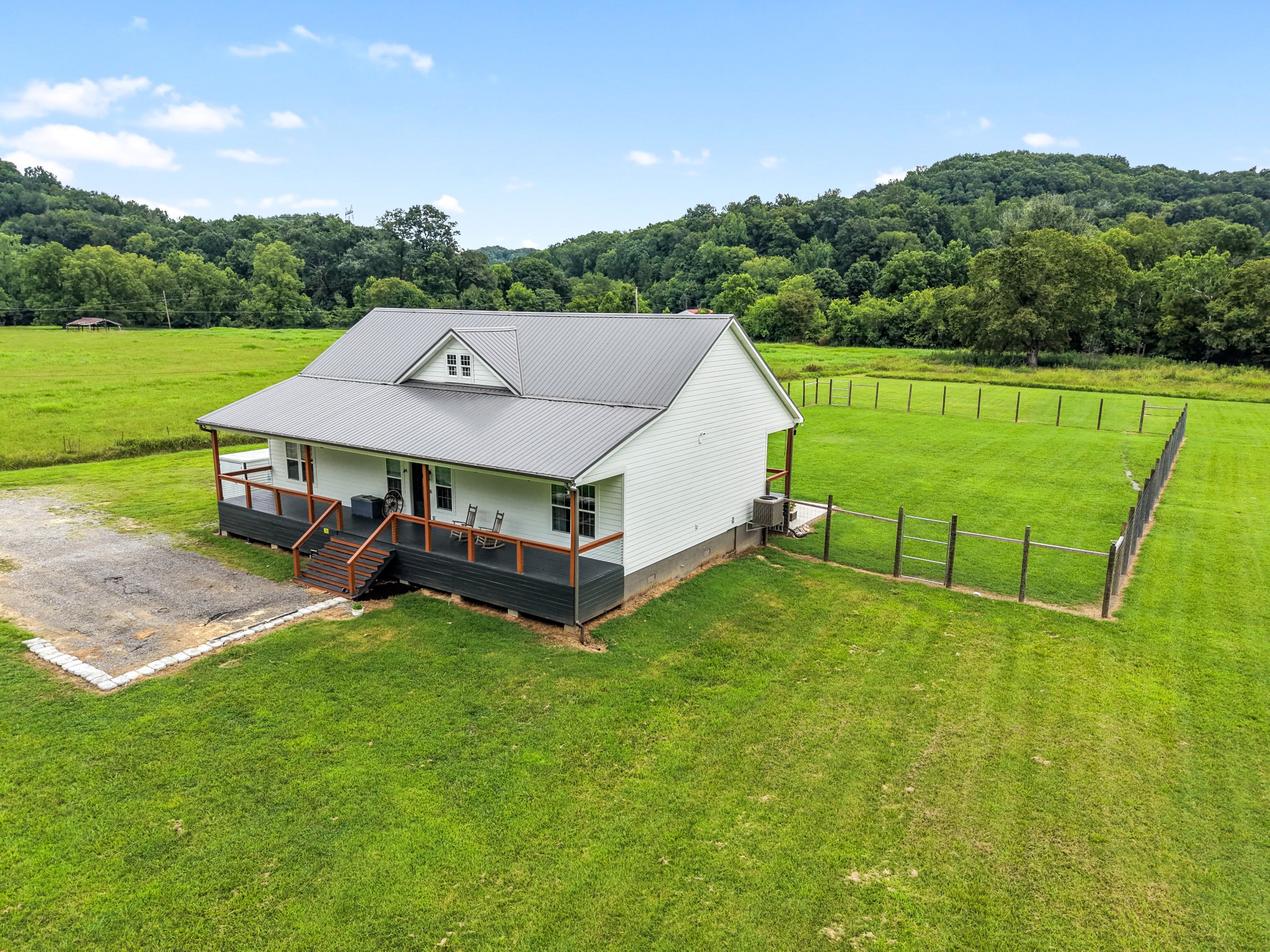 2646 New Hope Rd Property Photo 3