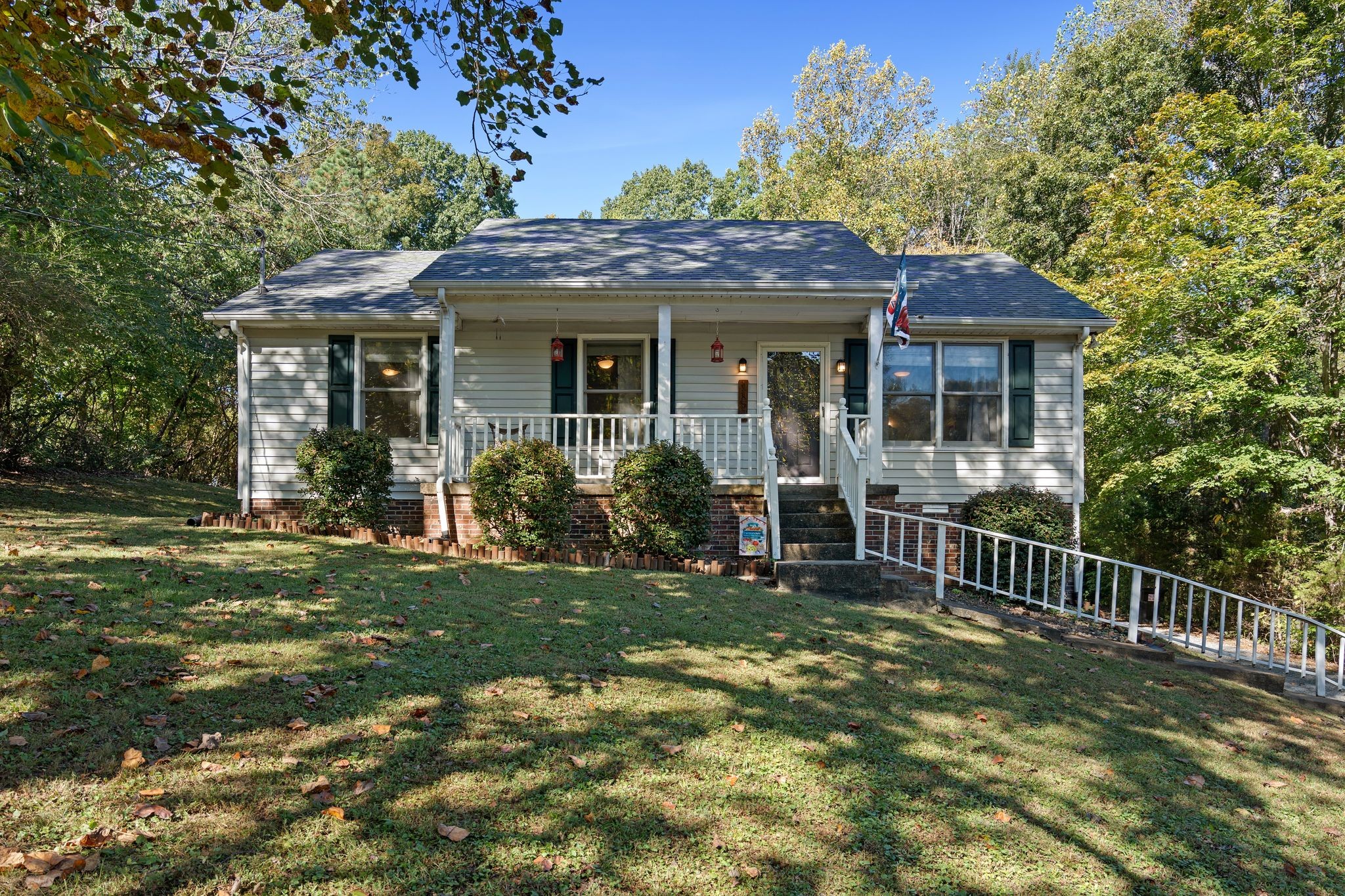 1150 Chapel Hill Cir Property Photo 2