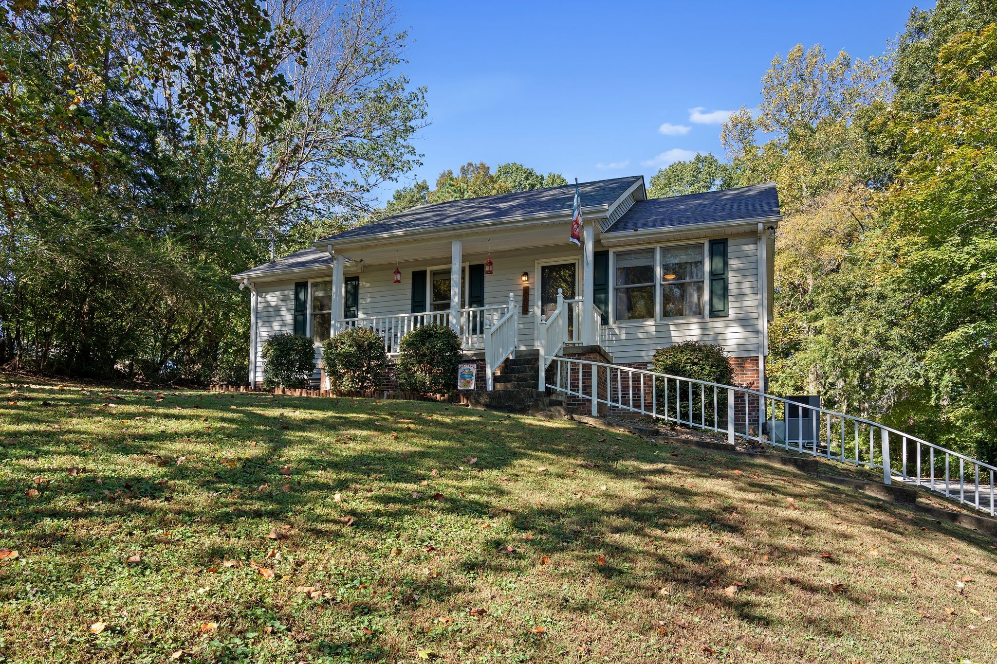 1150 Chapel Hill Cir Property Photo 3