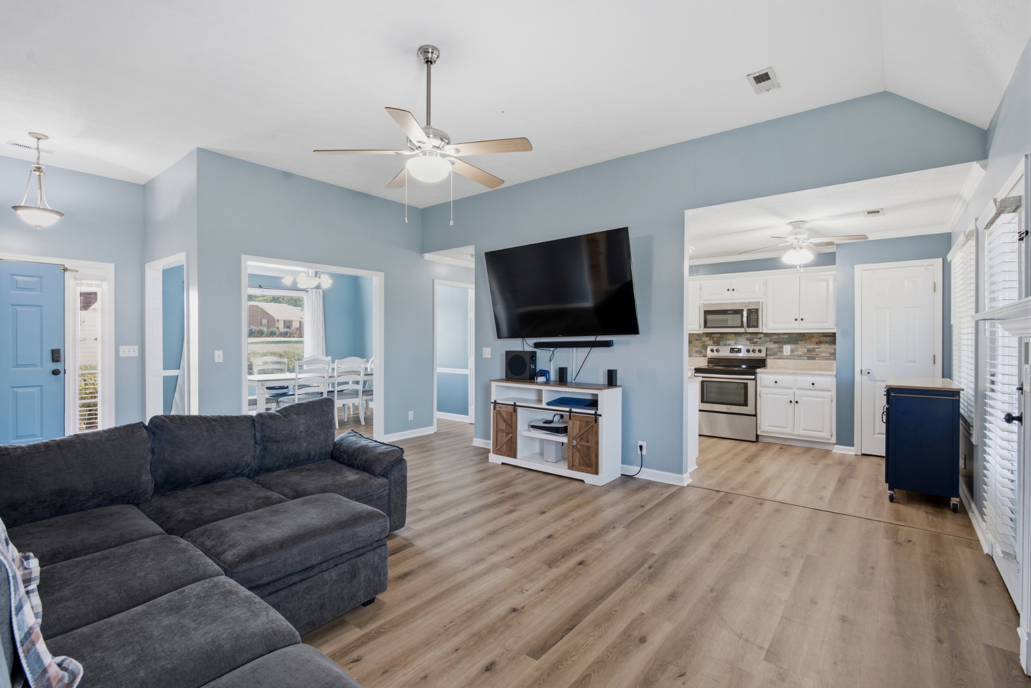 1050 Moncrief Cir Property Photo 3